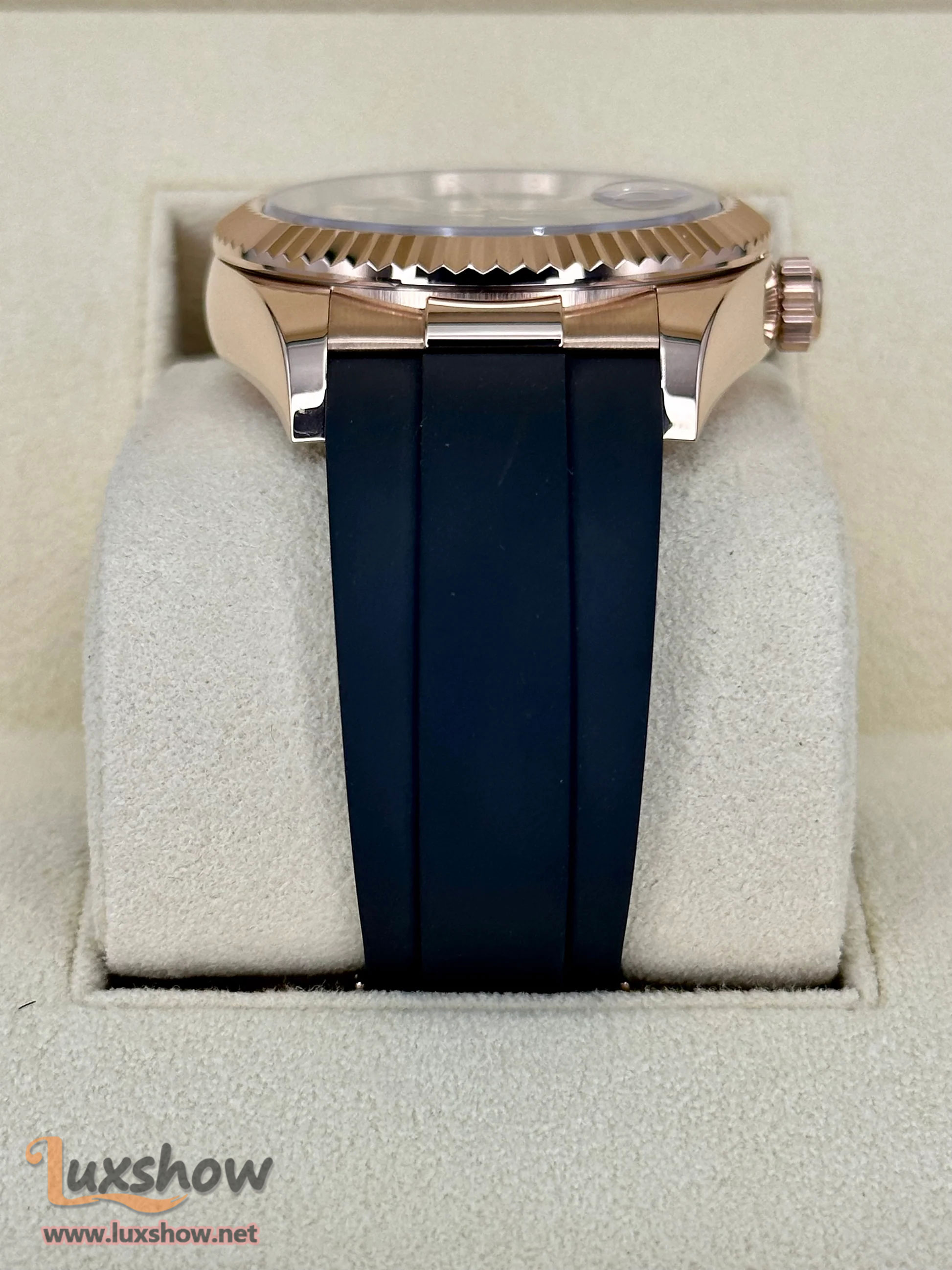 Rolex Sky-Dweller 42mm 326235 Rose Gold Oysterflex Chocolate Dial