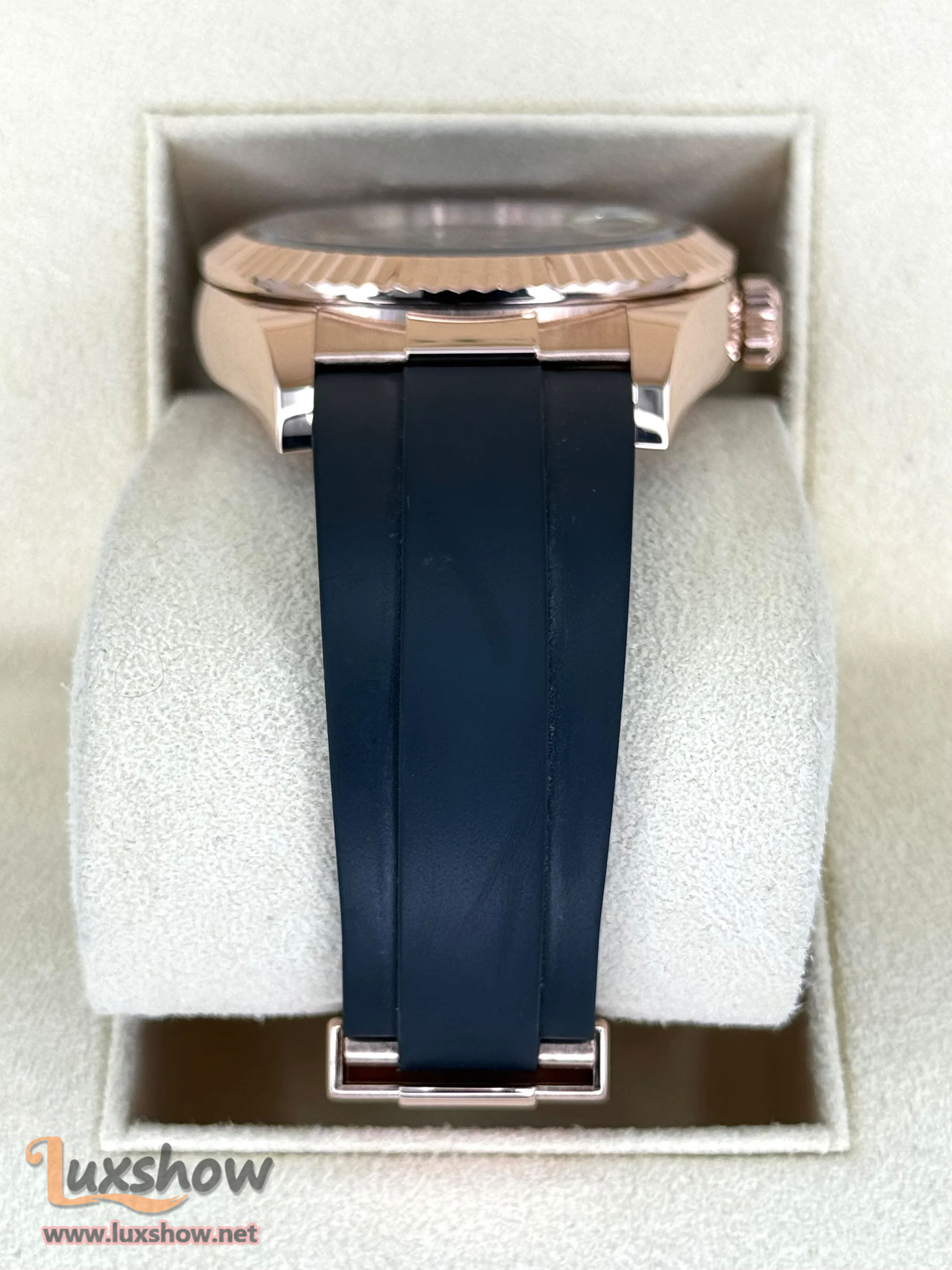 Sky-Dweller 42mm 326938 Yellow Gold Oyster Champagne Dial