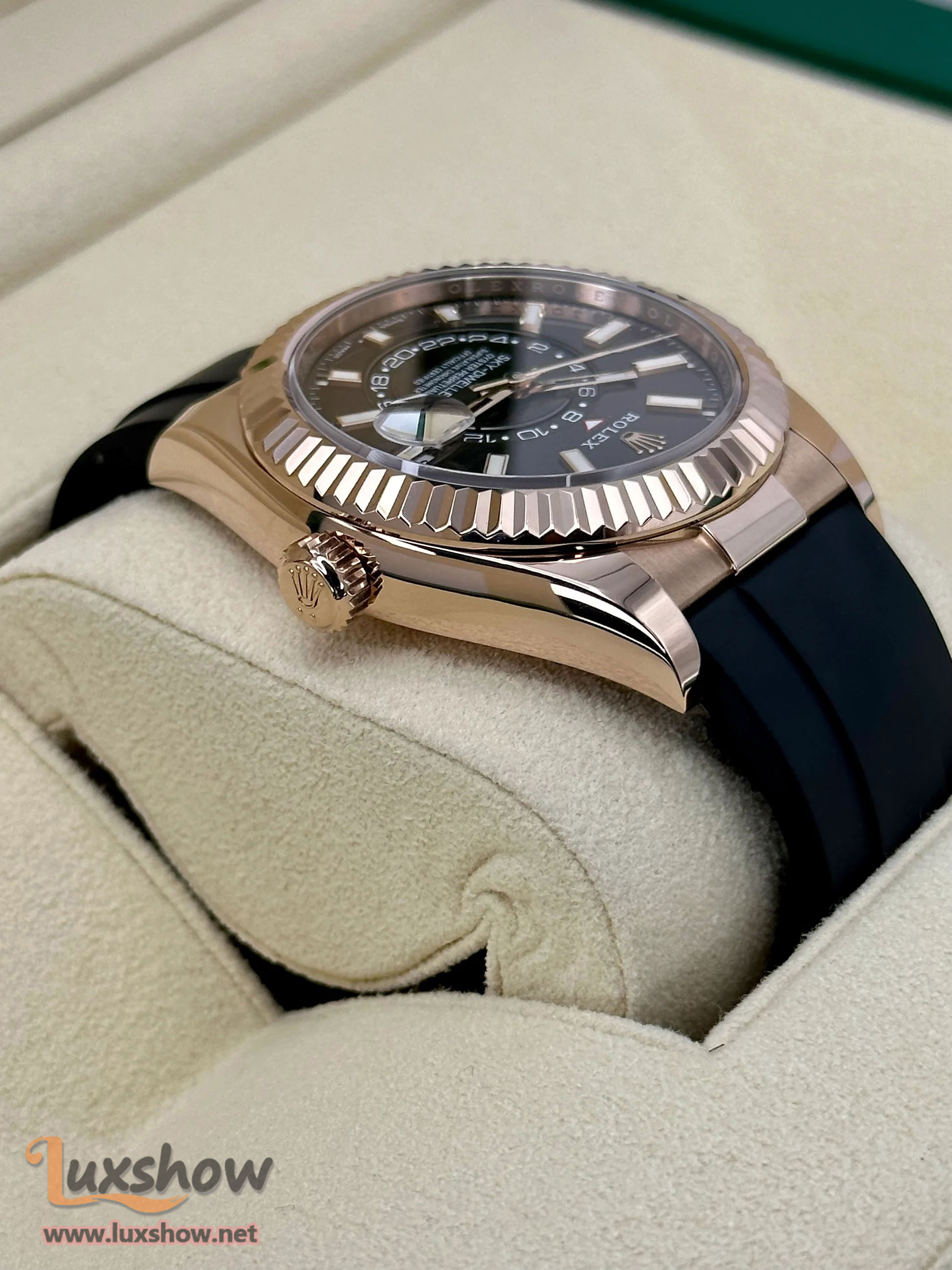Rolex Sky-Dweller 42mm 326235 Rose Gold Oysterflex Chocolate Dial