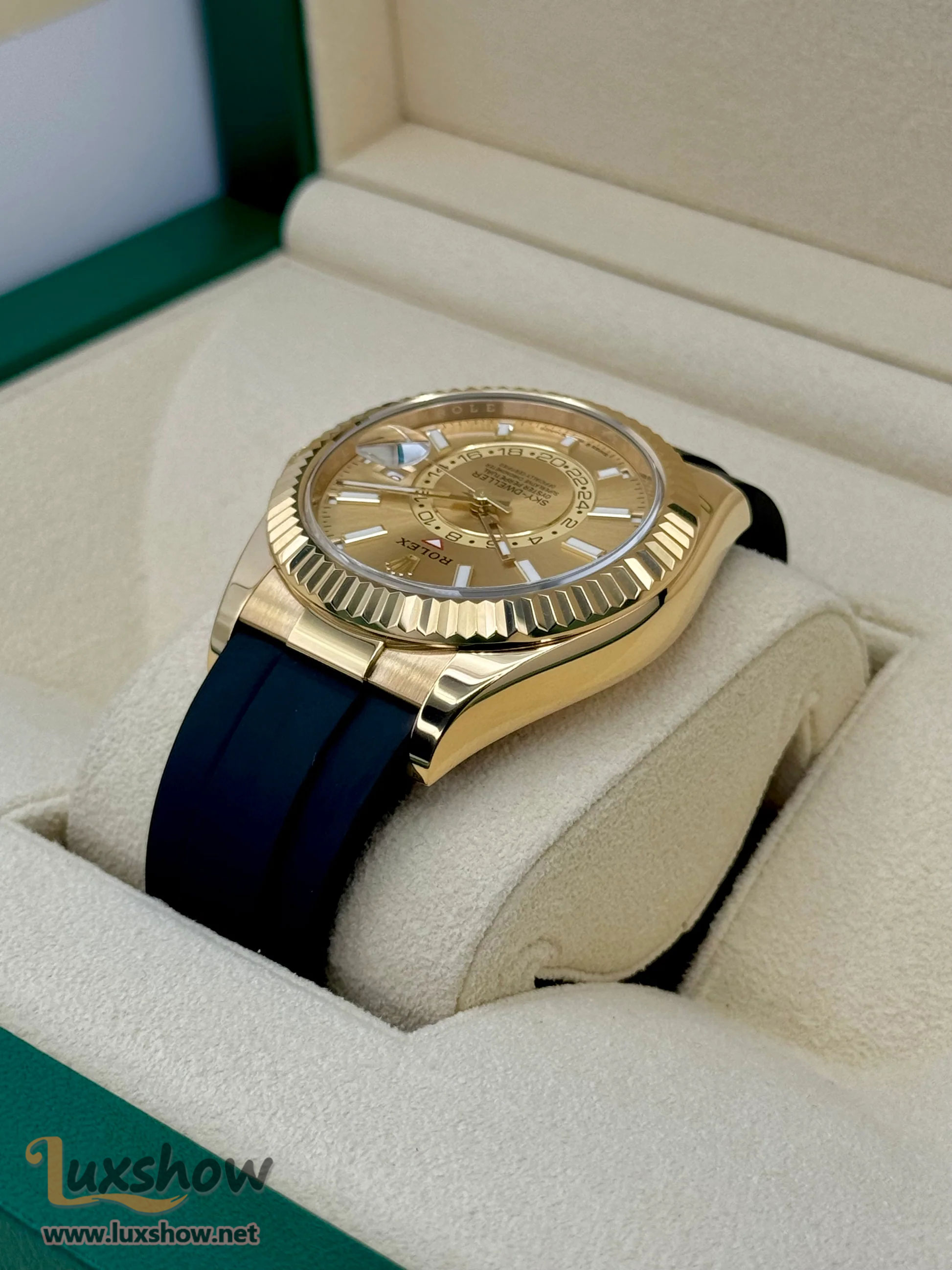 Rolex Sky-Dweller 42mm 336238 Yellow Gold Oysterflex Champagne Dial