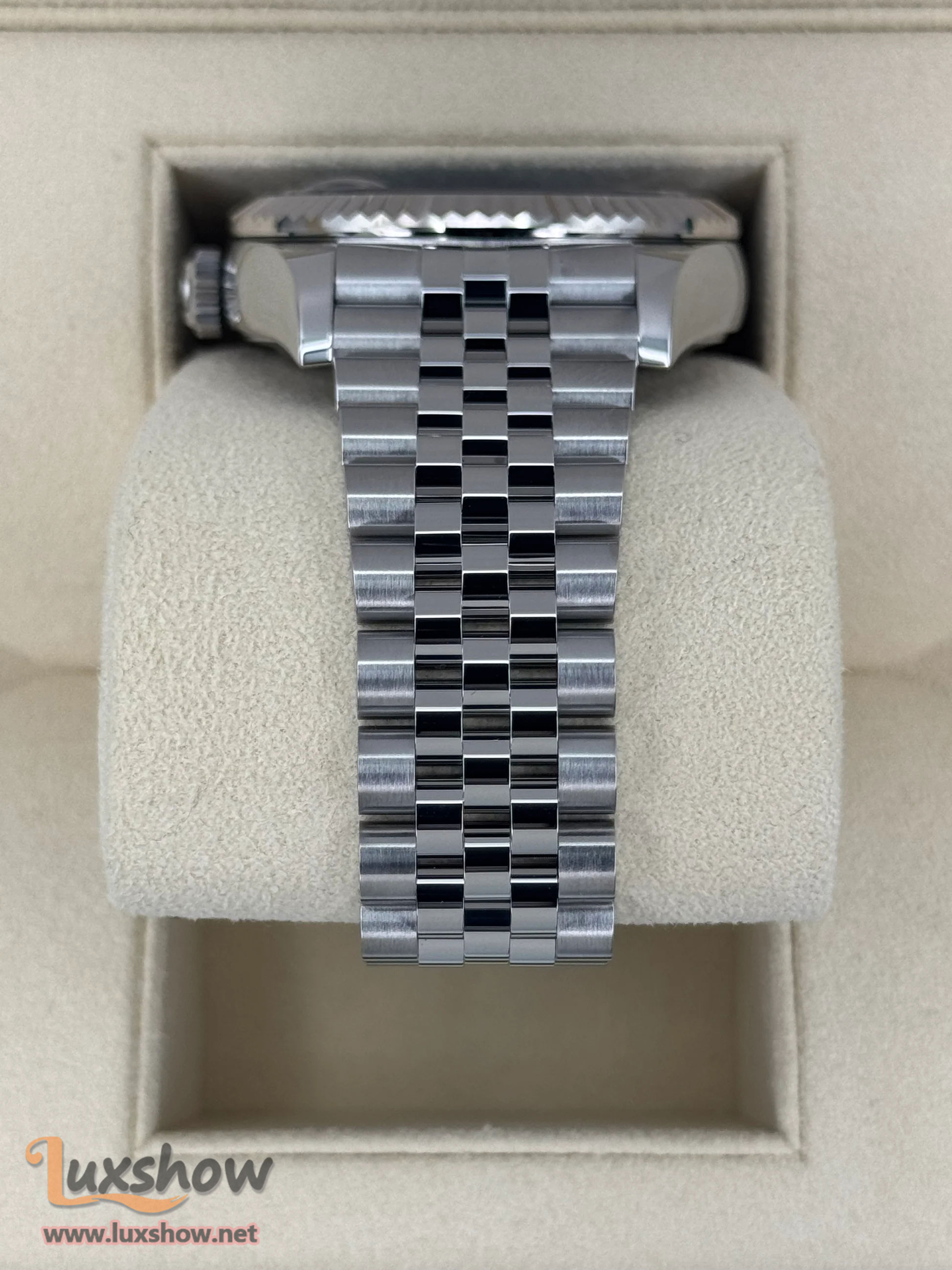 Rolex Sky-Dweller 42mm 336934 Jubilee Blue Dial