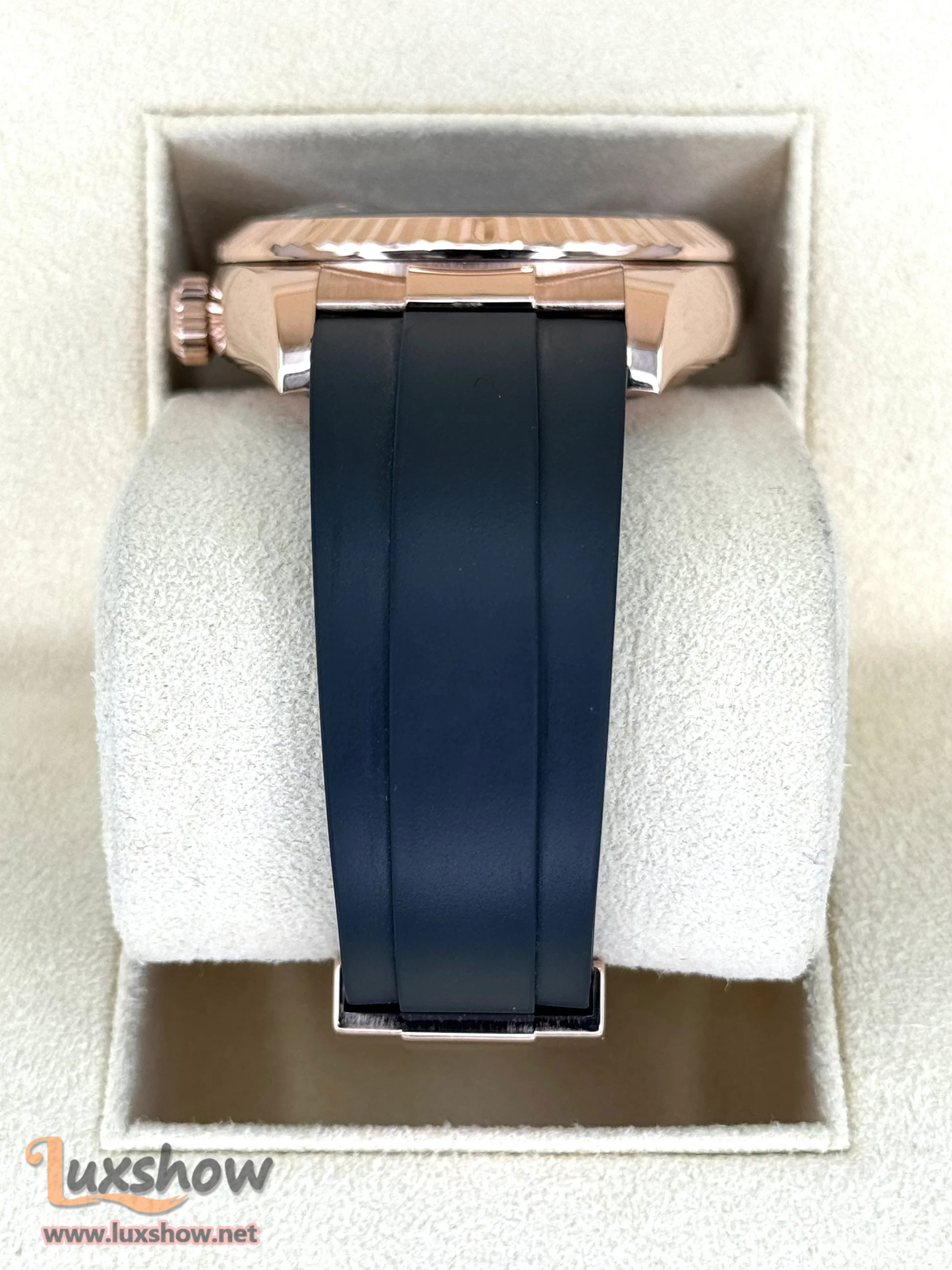 Sky-Dweller 42mm 326938 Yellow Gold Oyster Champagne Dial