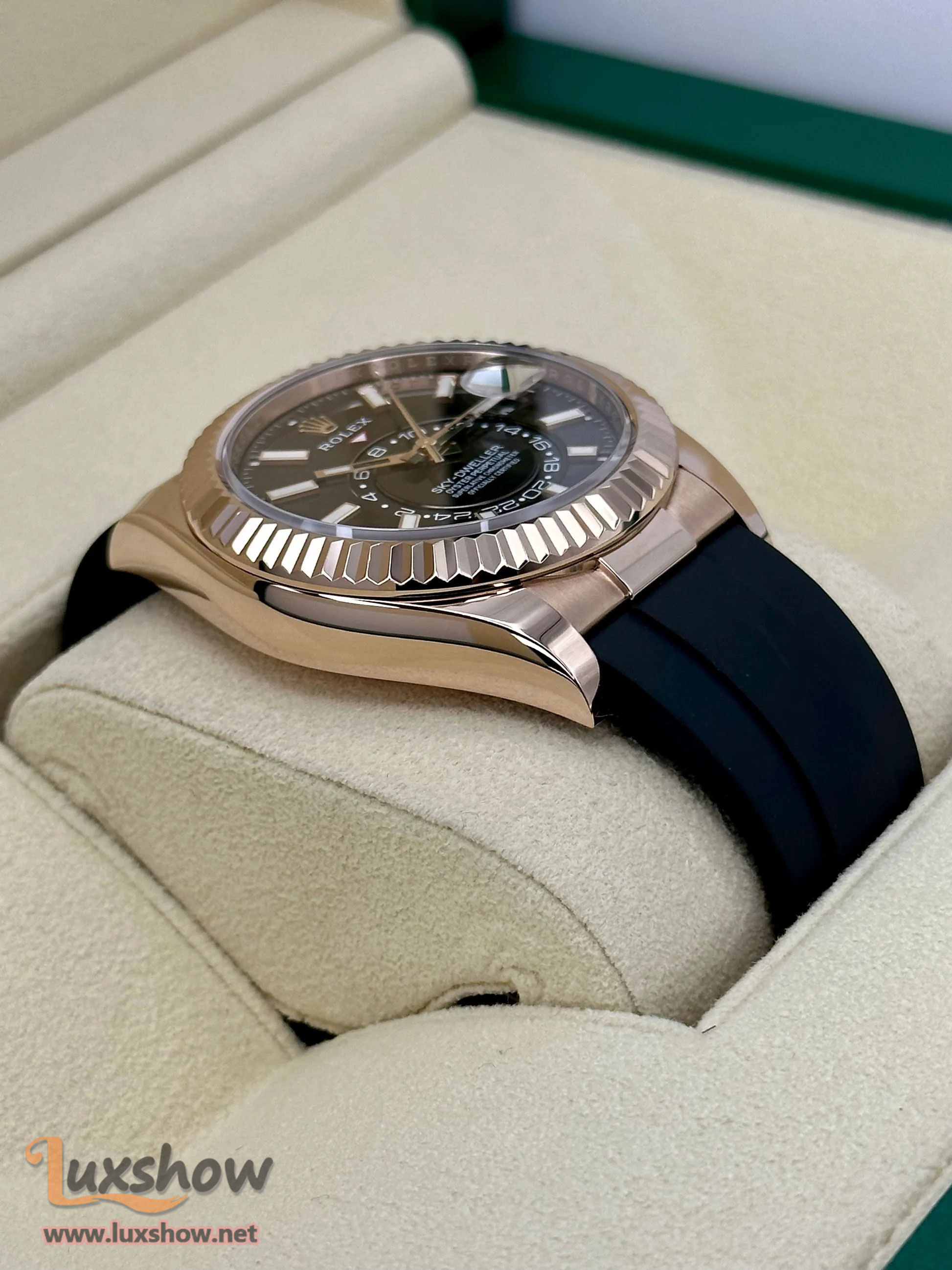Rolex Sky-Dweller 42mm 326235 Rose Gold Oysterflex Chocolate Dial