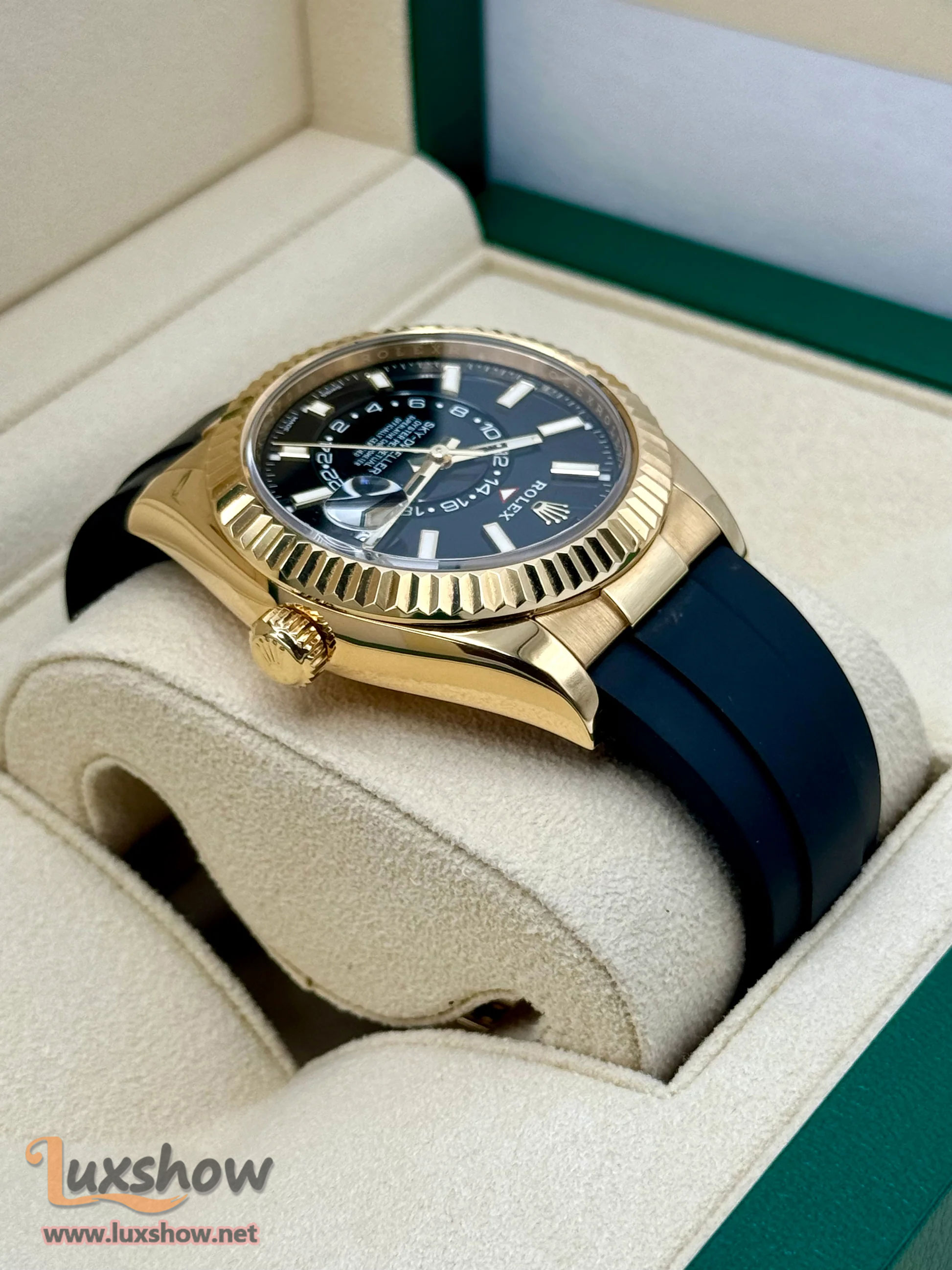 Rolex Sky-Dweller 42mm 326238 Yellow Gold Oysterflex Black Dial