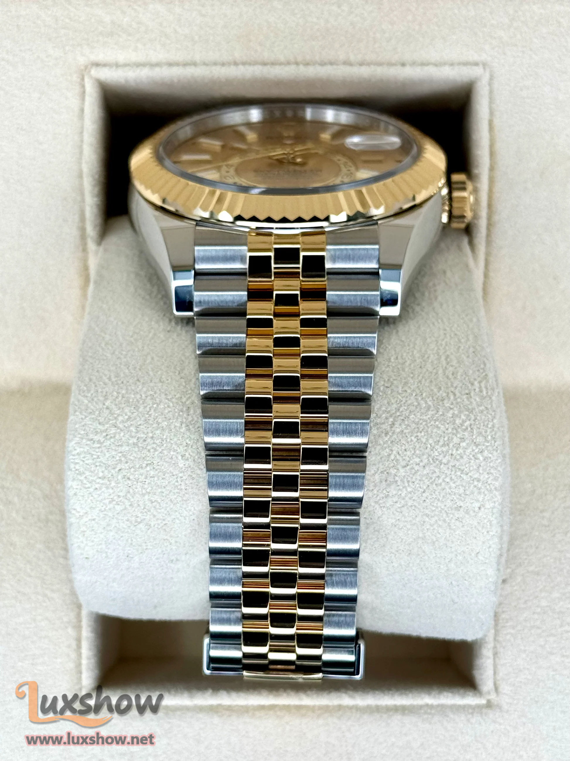 Rolex Sky-Dweller 42mm 336933 Jubilee White Dial