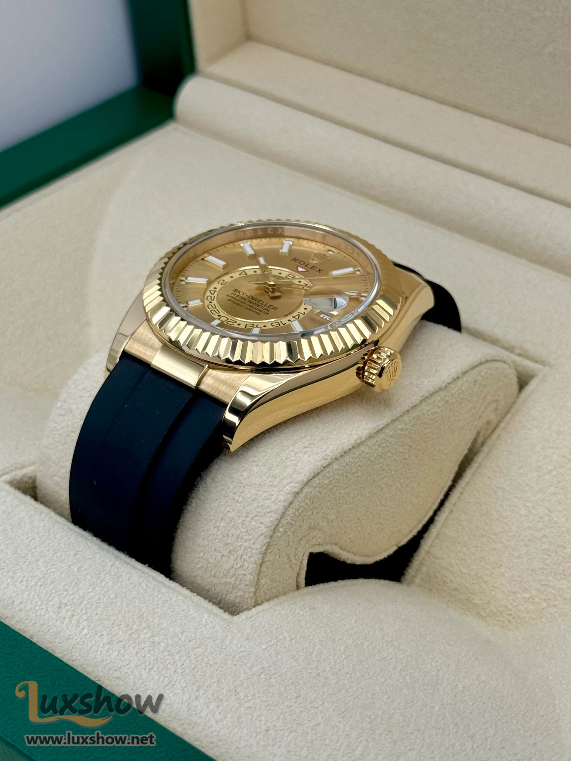 Rolex Sky-Dweller 42mm 336238 Yellow Gold Oysterflex Champagne Dial