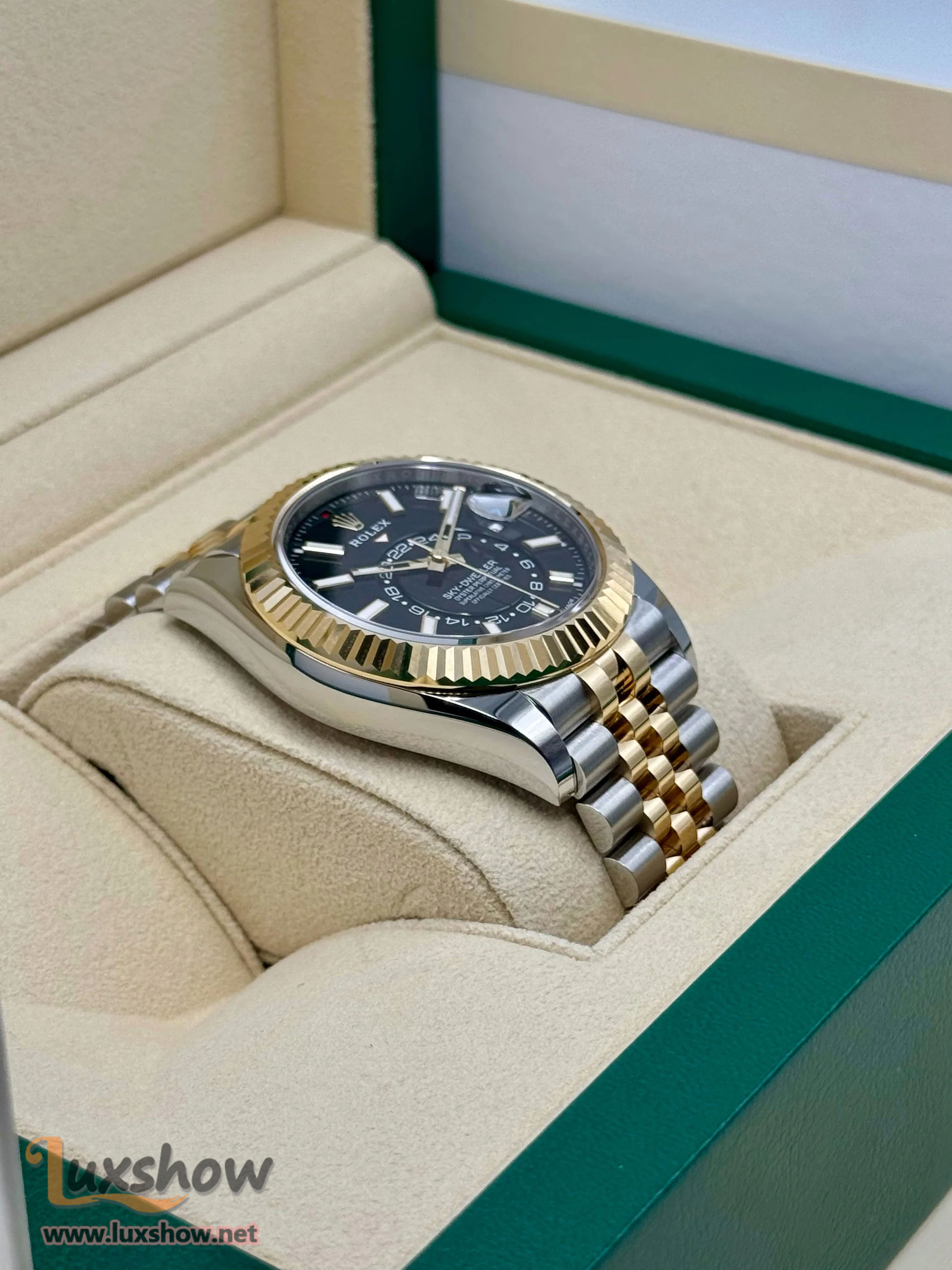 Rolex Sky-Dweller 42mm 336933 Jubilee Black Dial