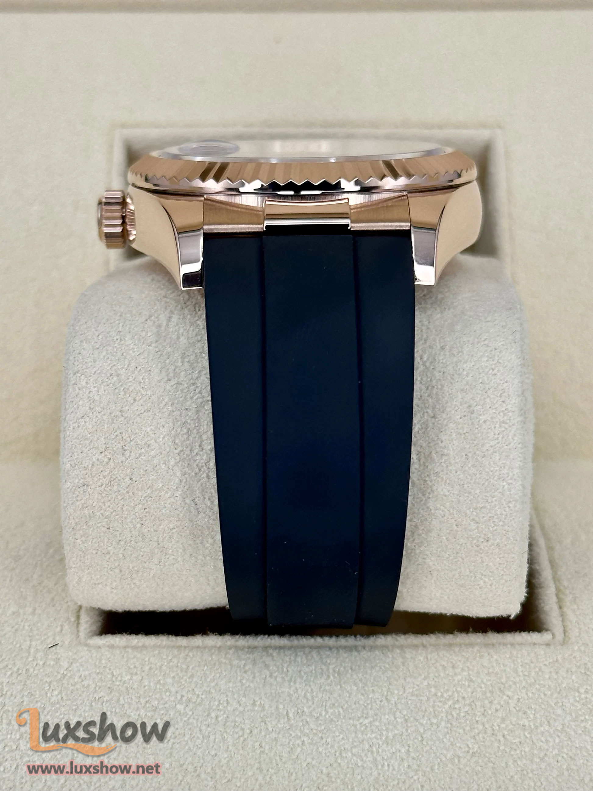 Rolex Sky-Dweller 42mm 326235 Rose Gold Oysterflex Chocolate Dial