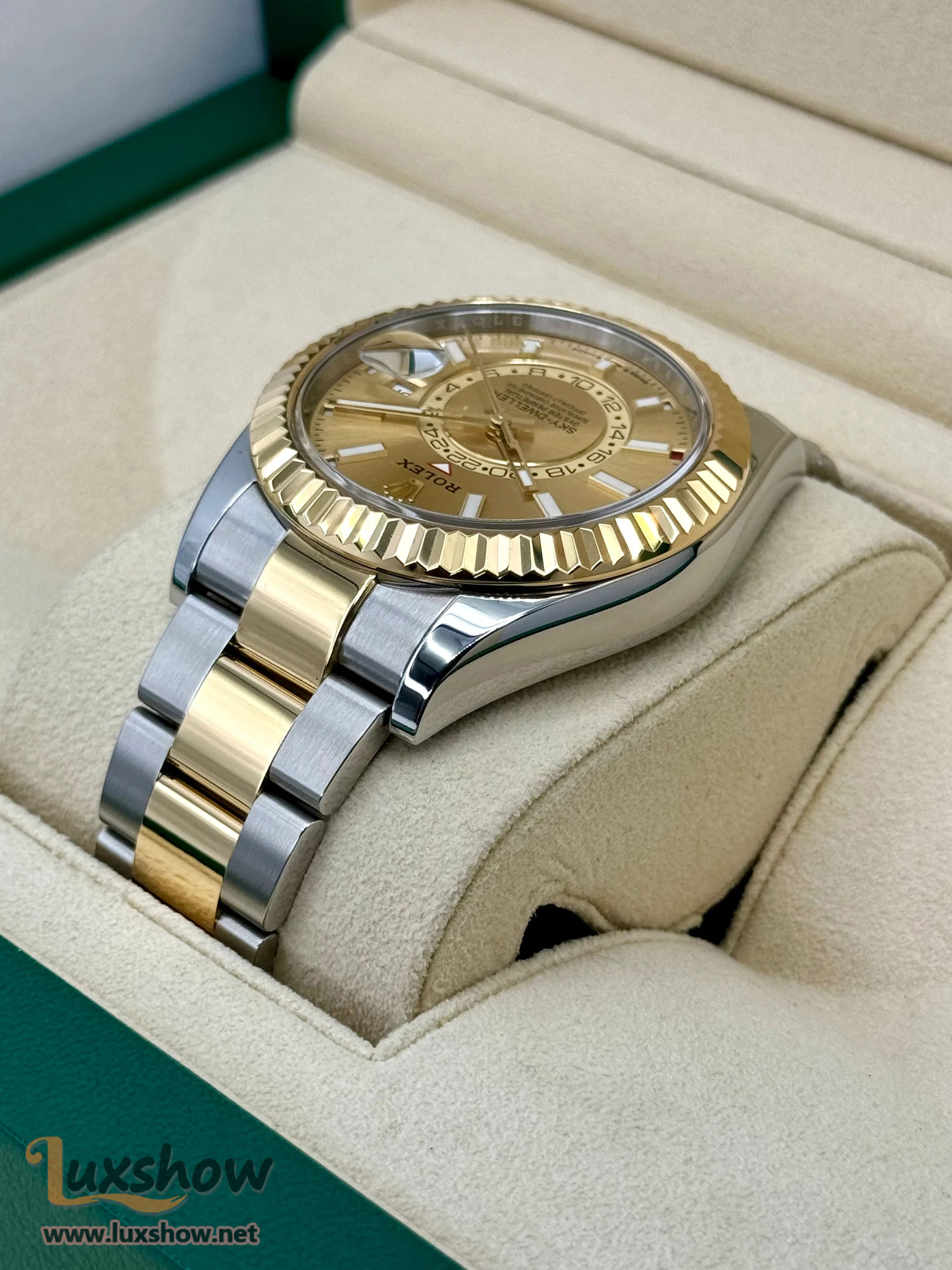 Rolex Sky-Dweller 42mm 336933 Oyster Champagne Dial