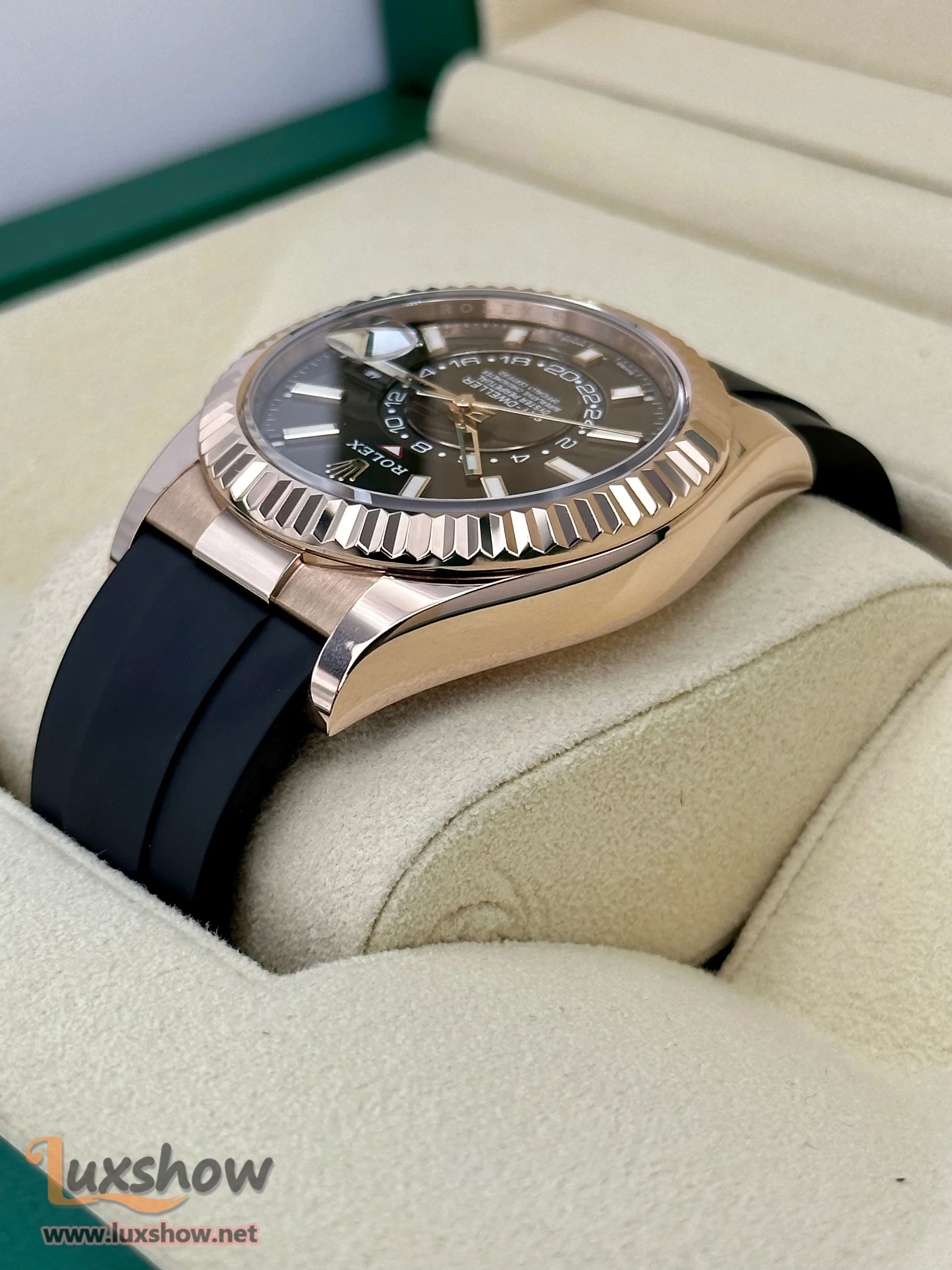 Rolex Sky-Dweller 42mm 326235 Rose Gold Oysterflex Chocolate Dial