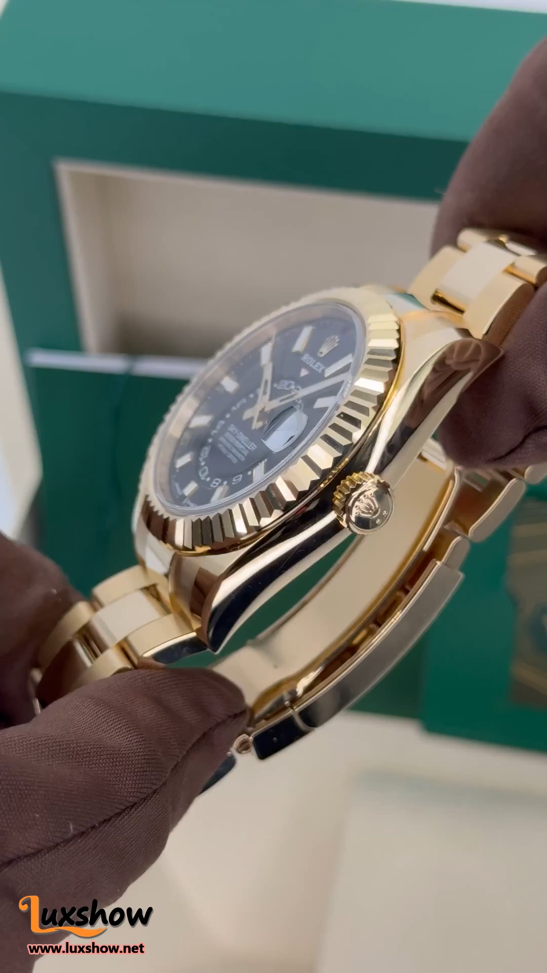 Rolex Sky-Dweller 42mm 336938 Yellow Gold Oyster Black Dial