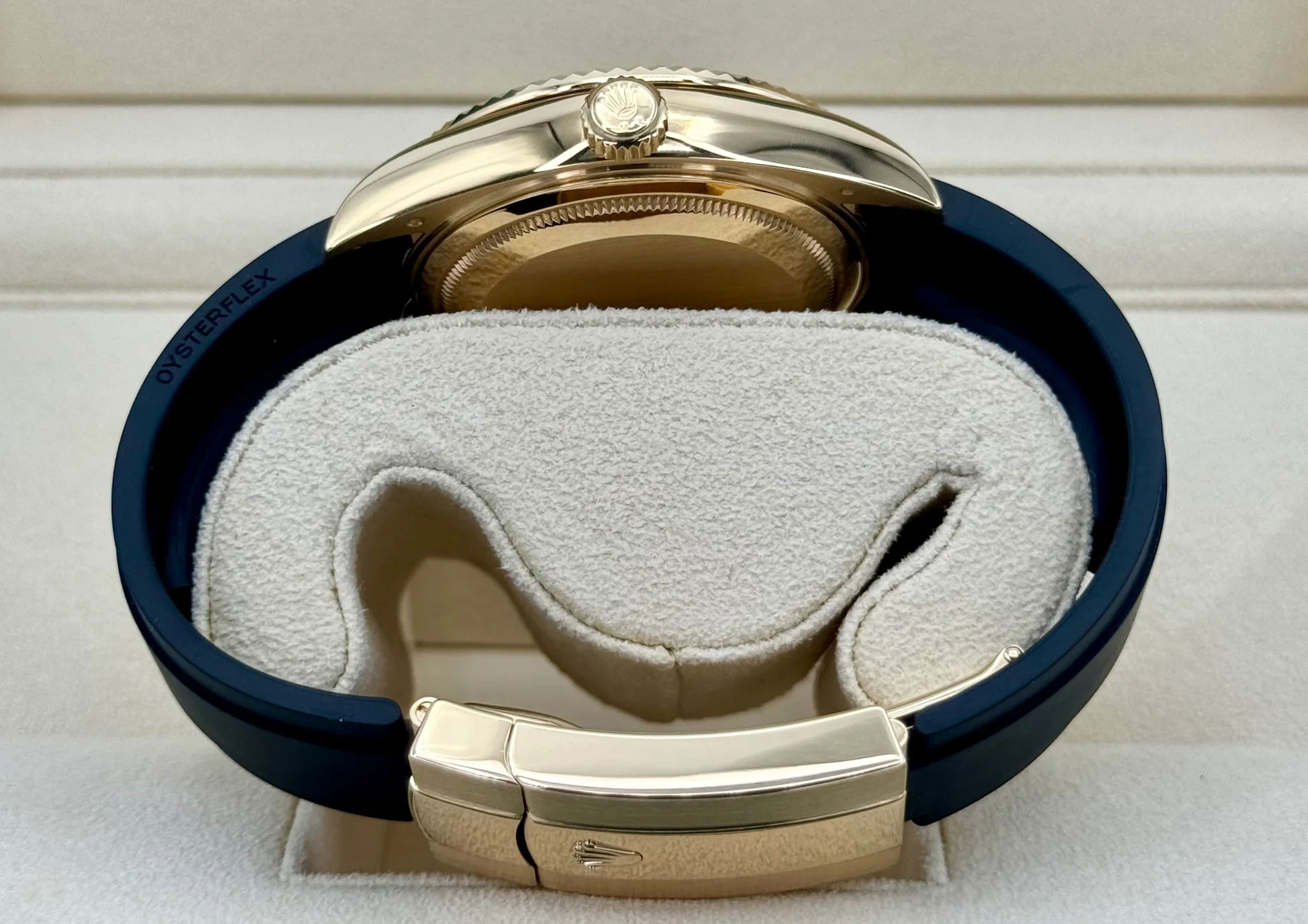 Rolex Sky-Dweller 42mm 326238 Yellow Gold Oysterflex Black Dial