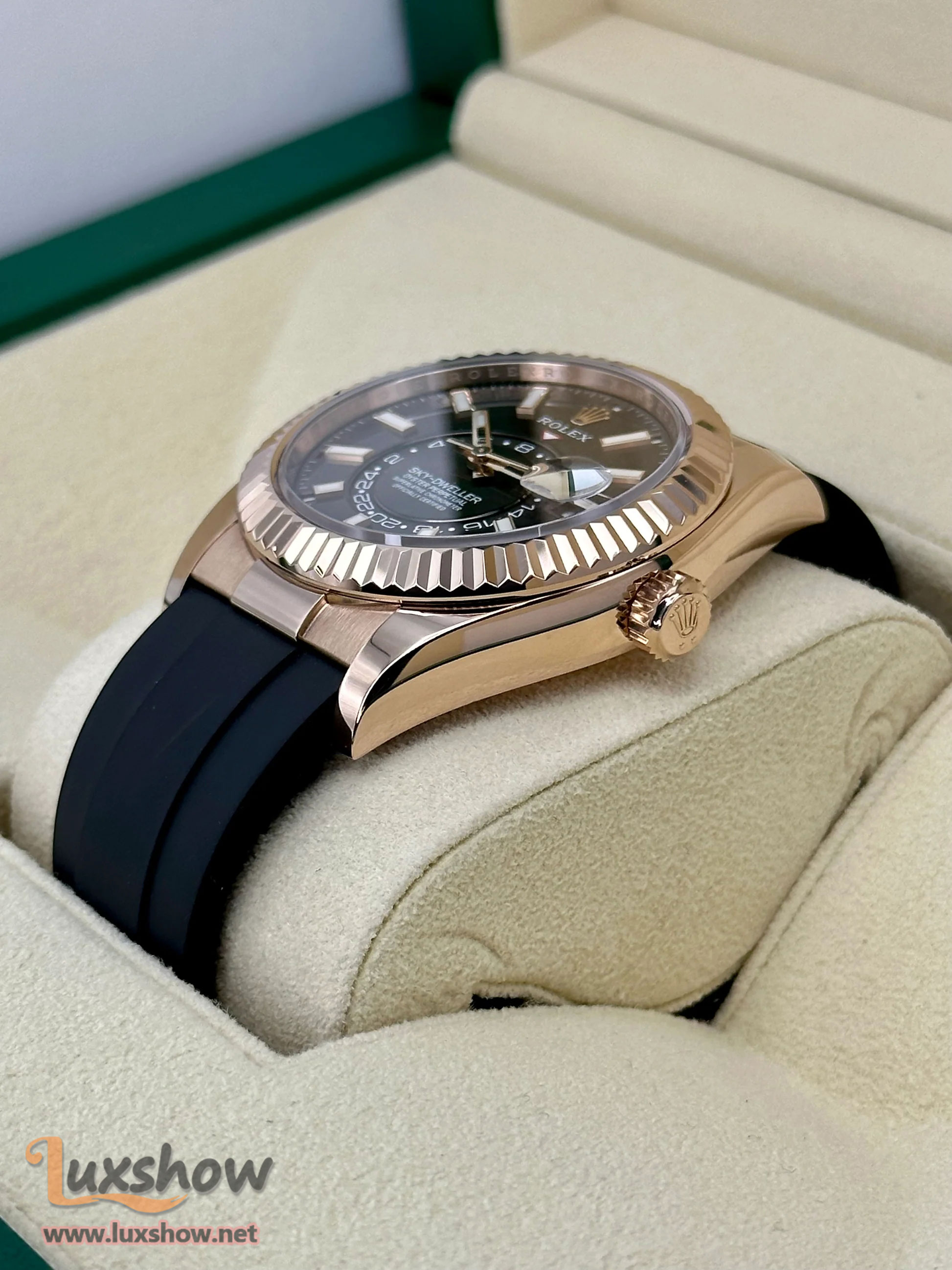 Rolex Sky-Dweller 42mm 326235 Rose Gold Oysterflex Chocolate Dial