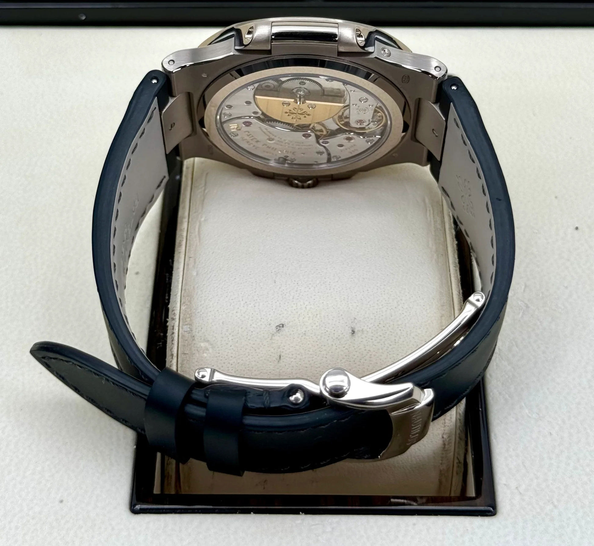 Patek Philippe Nautilus 40mm 5712G White Gold Grey Dial