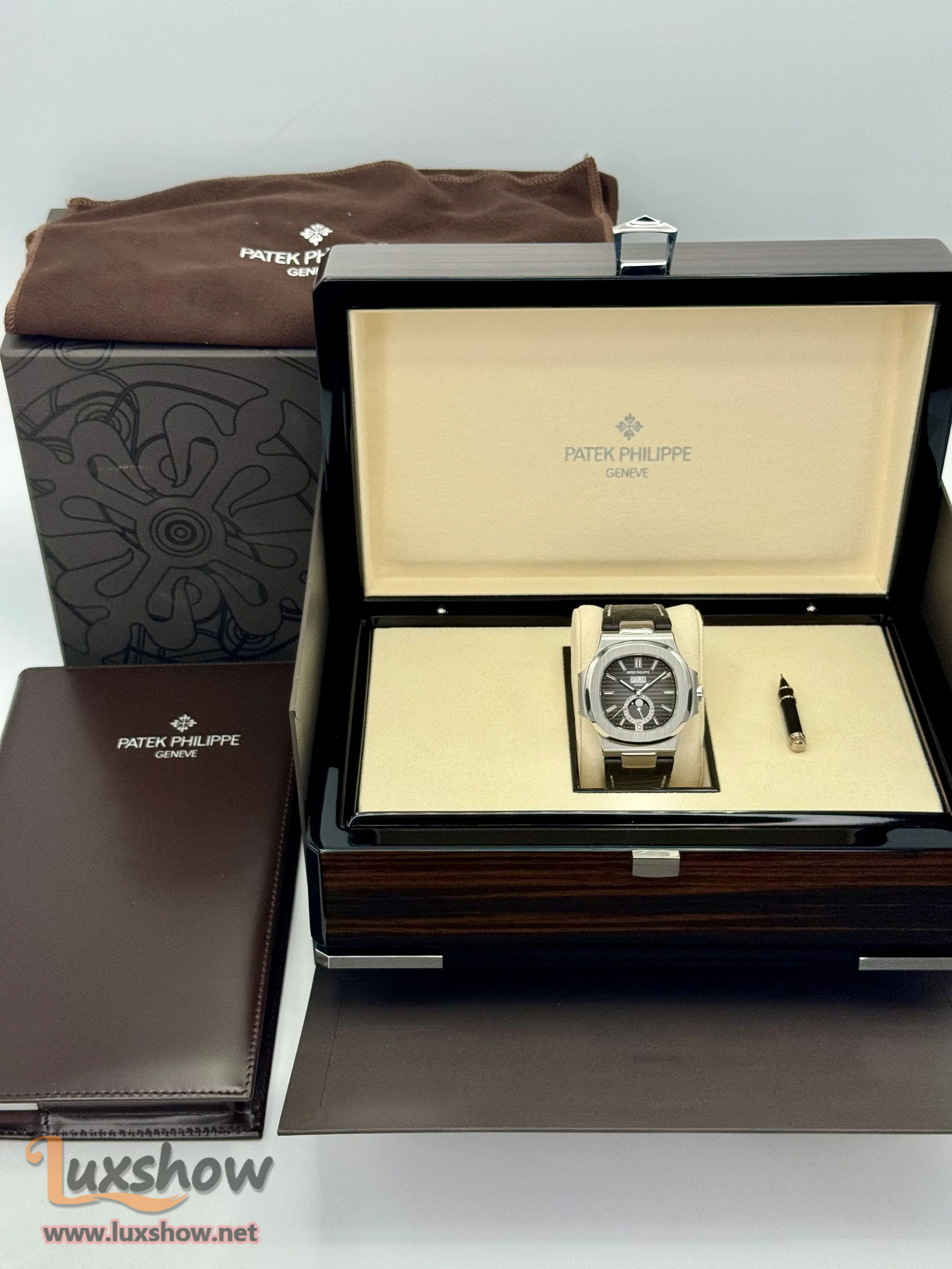 Patek Philippe Nautilus 40.5mm 5726A Black Dial