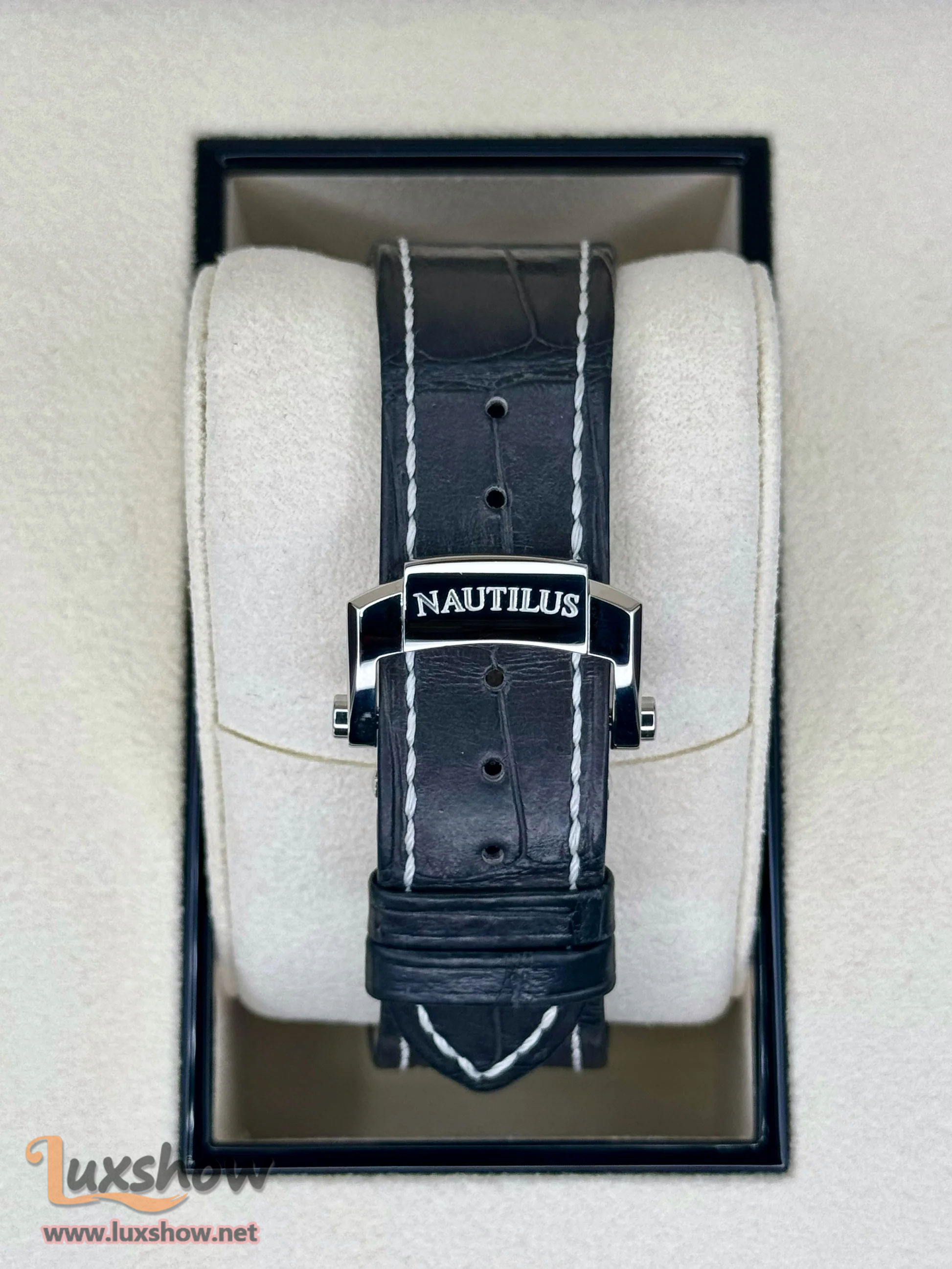 Patek Philippe Nautilus 40.5mm 5726A Black Dial