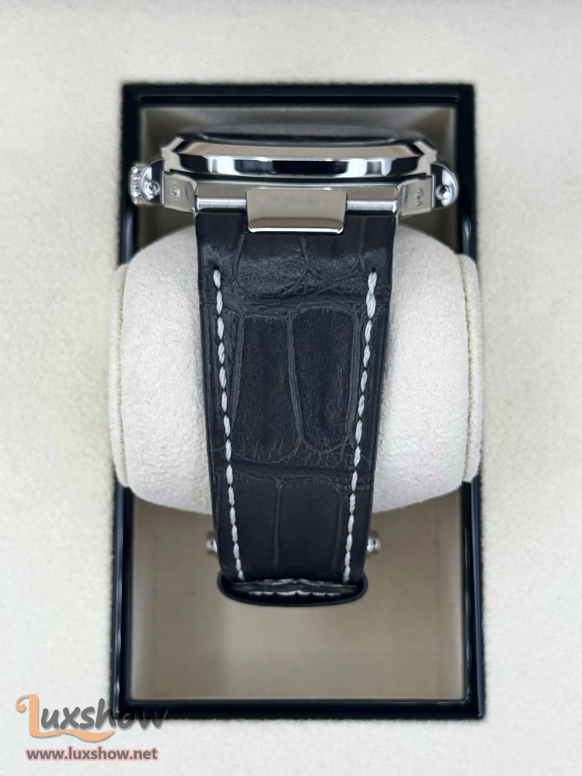 Patek Philippe Nautilus 40.5mm 5726A Black Dial