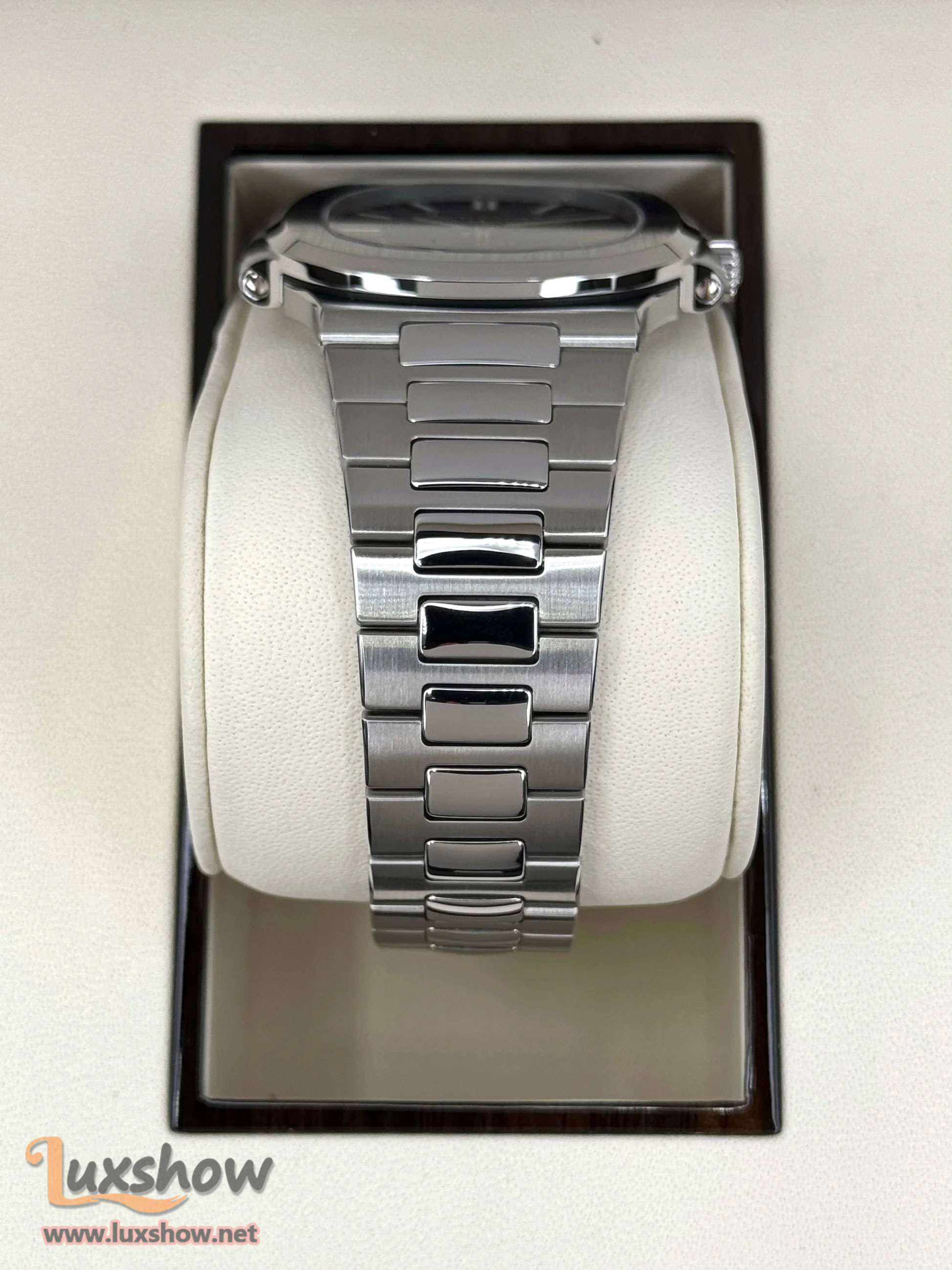 Patek Philippe Nautilus 40mm 5711/1A tainless Steel Blue Dial