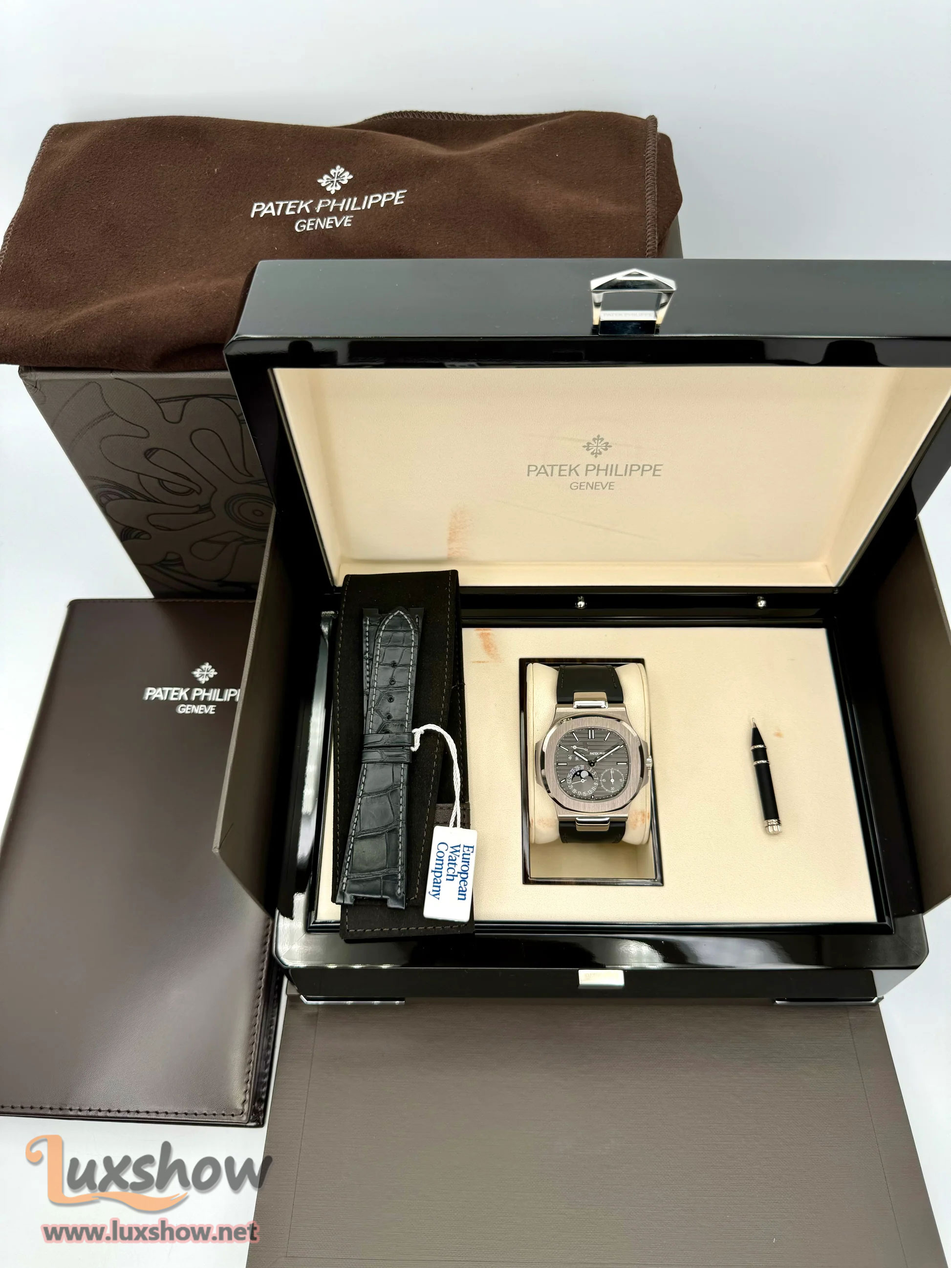 Patek Philippe Nautilus 40mm 5712G White Gold Grey Dial