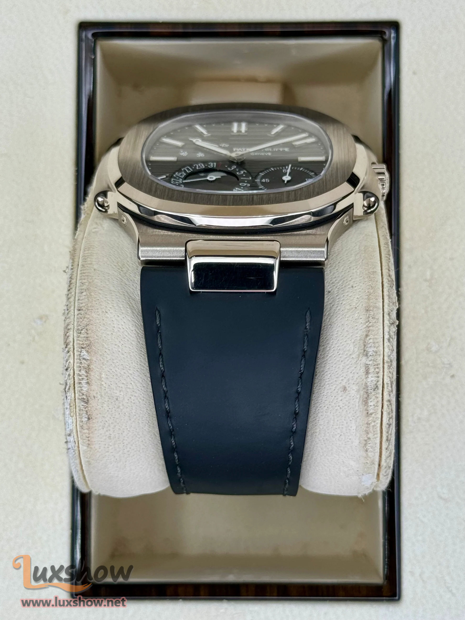 Patek Philippe Nautilus 40mm 5712G White Gold Grey Dial