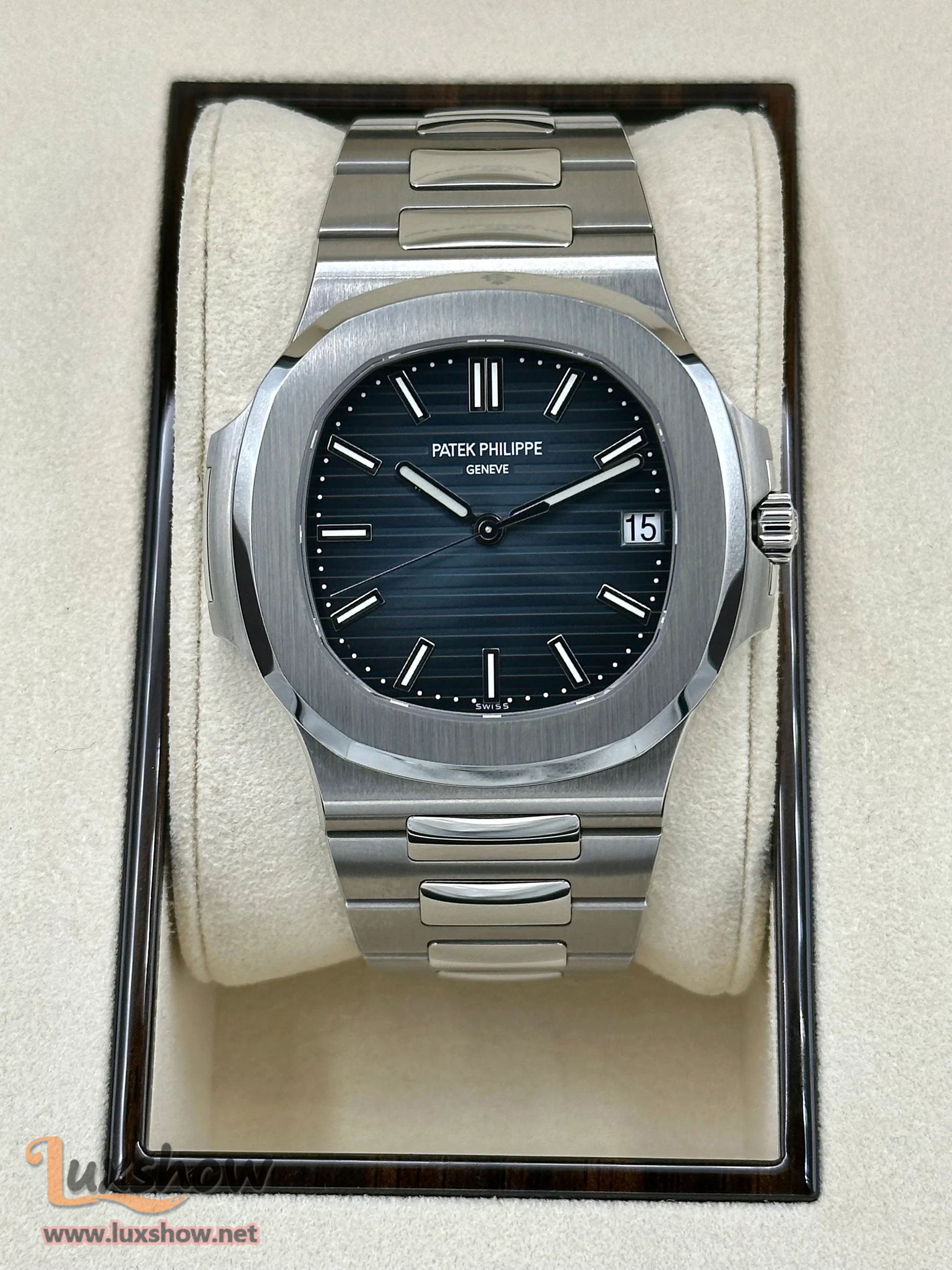Patek Philippe 40mm 5711/1A-010 Nautilus Stainless Steel Blue Dial