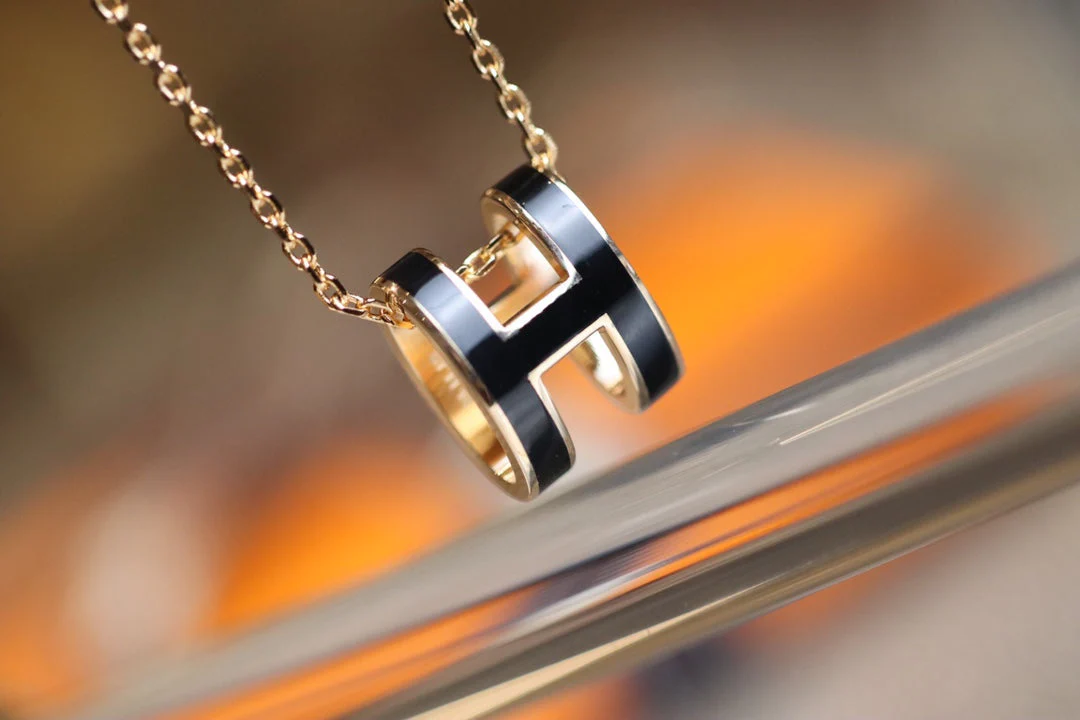 Regalia jewelryPOP H PEDANT PINK GOLD