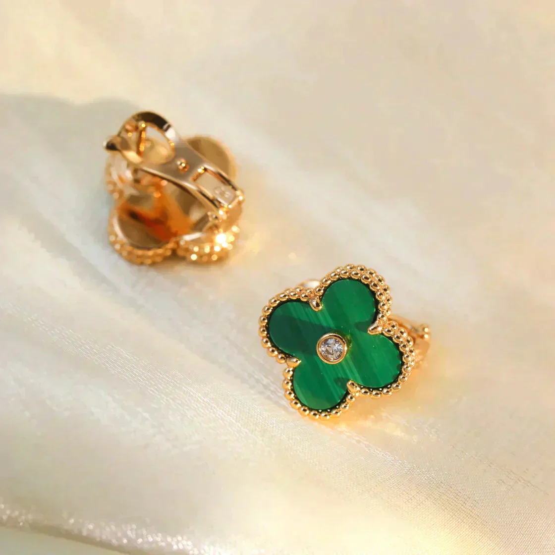 Regalia jewelryCLOVER MEDIUM 1 MOTIFS MALACHITE DIAMOND EARRINGS