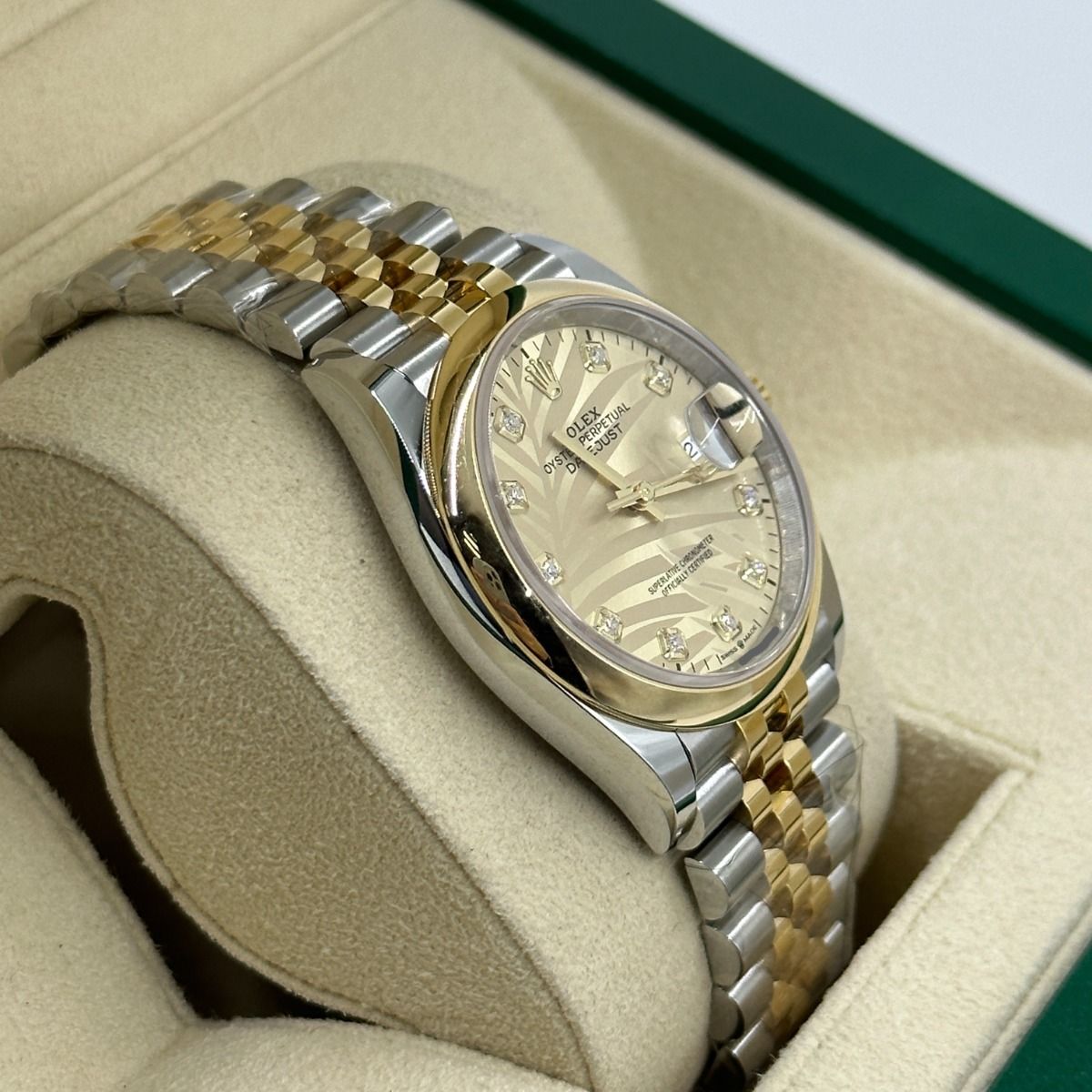 【Super Clone】ROLEX  Datejust 36mm 126203 Golden Fluted Dial Domed Bezel Oyster Bracelet