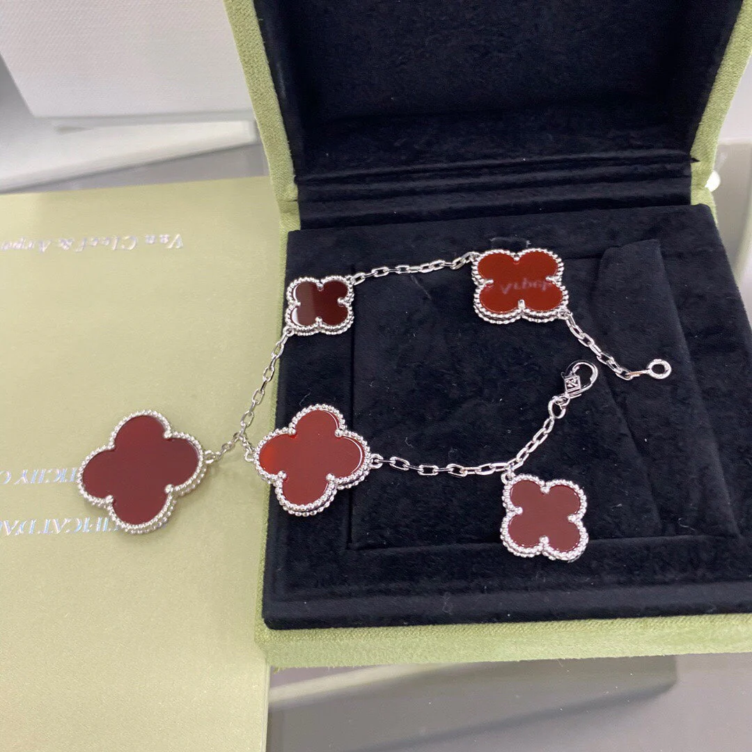 Regalia jewelryCLOVER 5 MOTIFS SIVLER CARNELIAN BRACELET