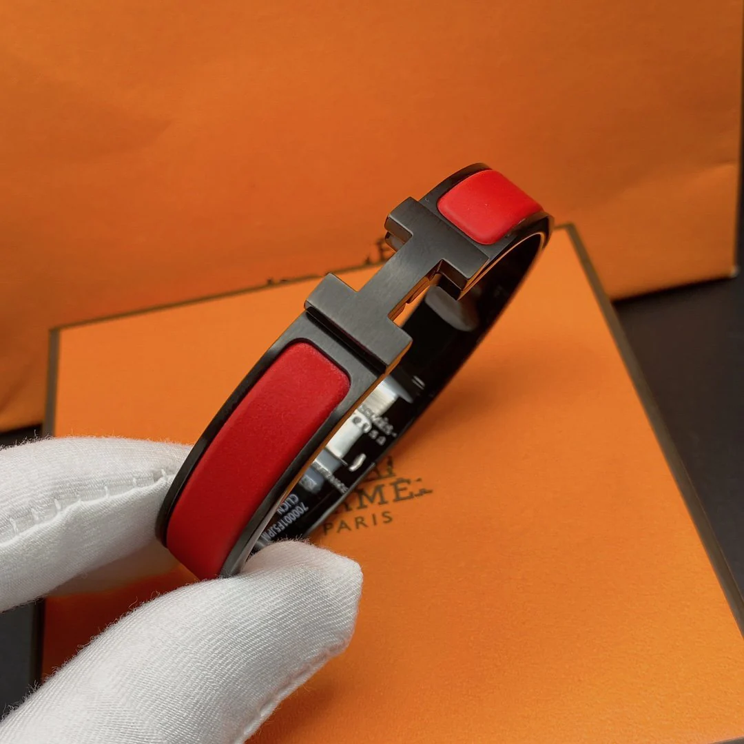 Regalia jewelryCLIC HM SO BLACK RED BRACELET