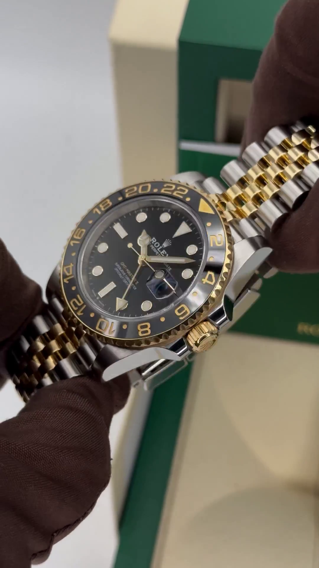 【Super Clone】ROLEX  GMT-Master II 126713GRNR 40mm