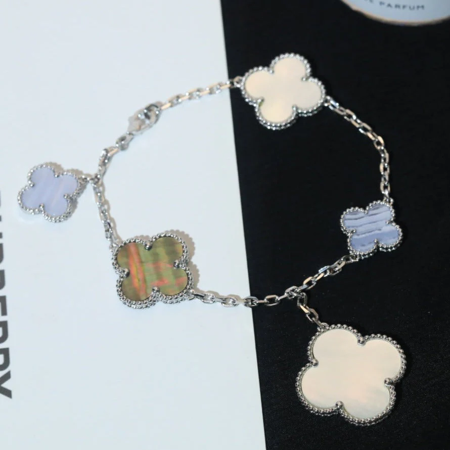 Regalia jewelryCLOVER BRACELET 5 MOTIFS MOP CHALCEDONY SILVER