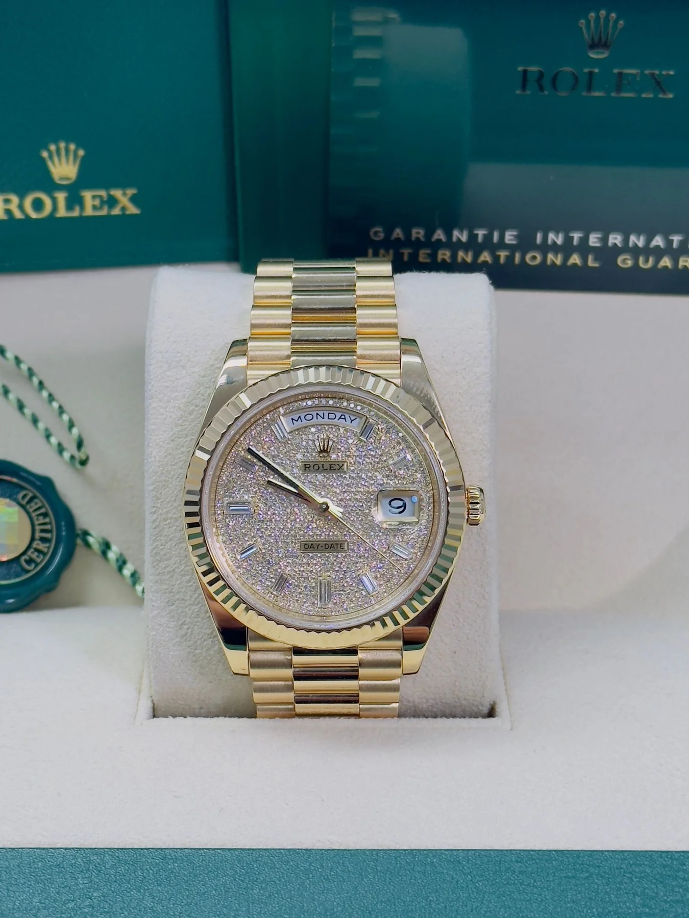 【Super Clone】ROLEX Yellow Gold President Day Date 40mm Diamond Pave Dial - 228238
