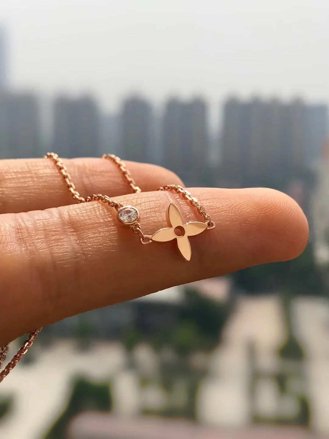 Regalia jewelryBLOSSOM PENDANT PINK GOLD AND DIAMOND