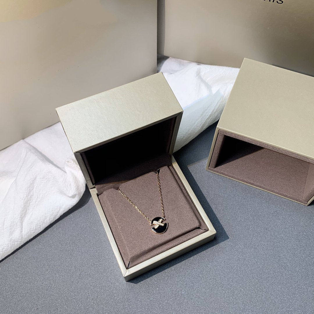 Regalia jewelryJEUX DE PINK GOLD DIAMOND NECKLACE