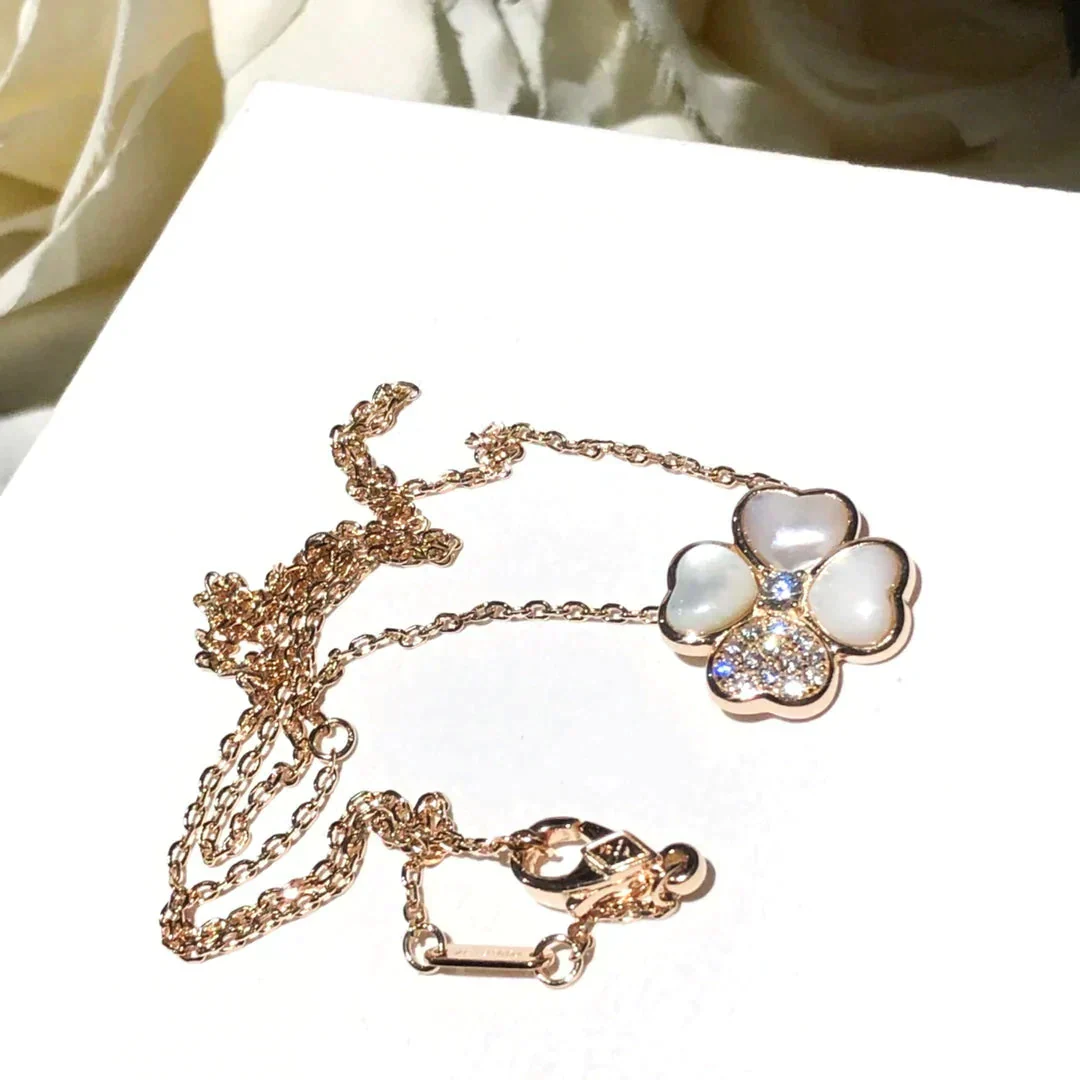 Regalia jewelryCLOVER MOP DIAMOND ROSE GOLD NECKLACE