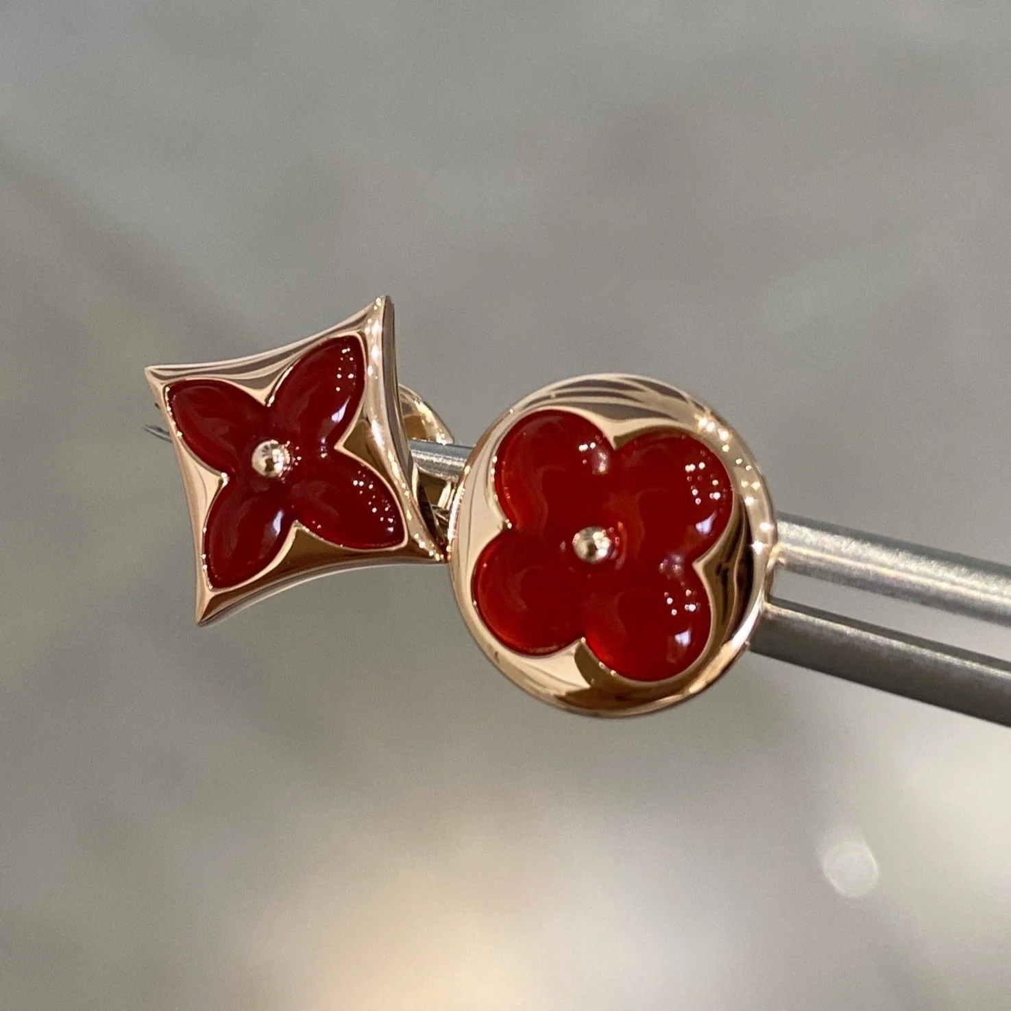 Regalia jewelrySTAR AND SUN PINK GOLD CARNELIAN STUD EARRINGS