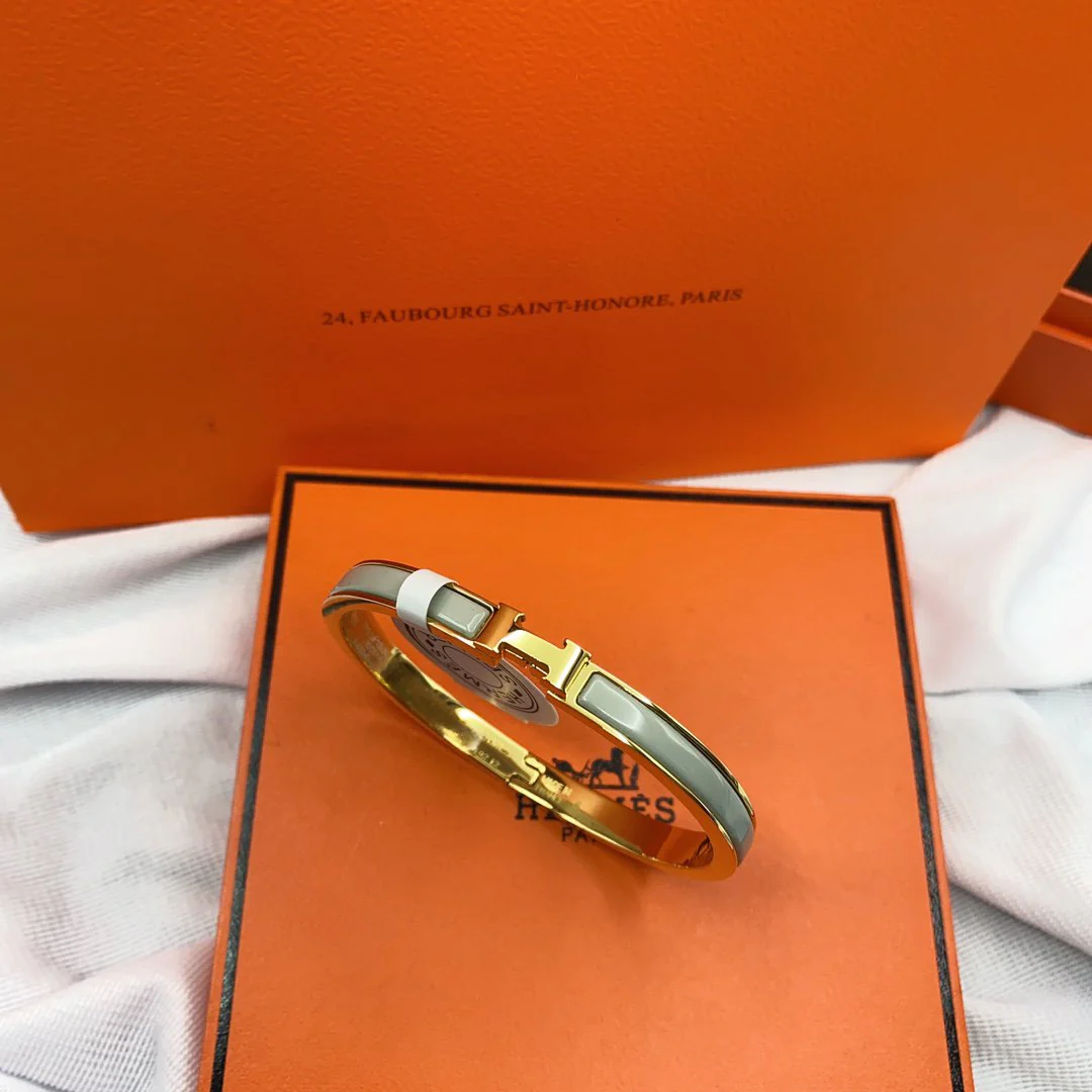 Regalia jewelryCLASSIC HM CLIC GREEN 8MM ENAMEL BRACELET