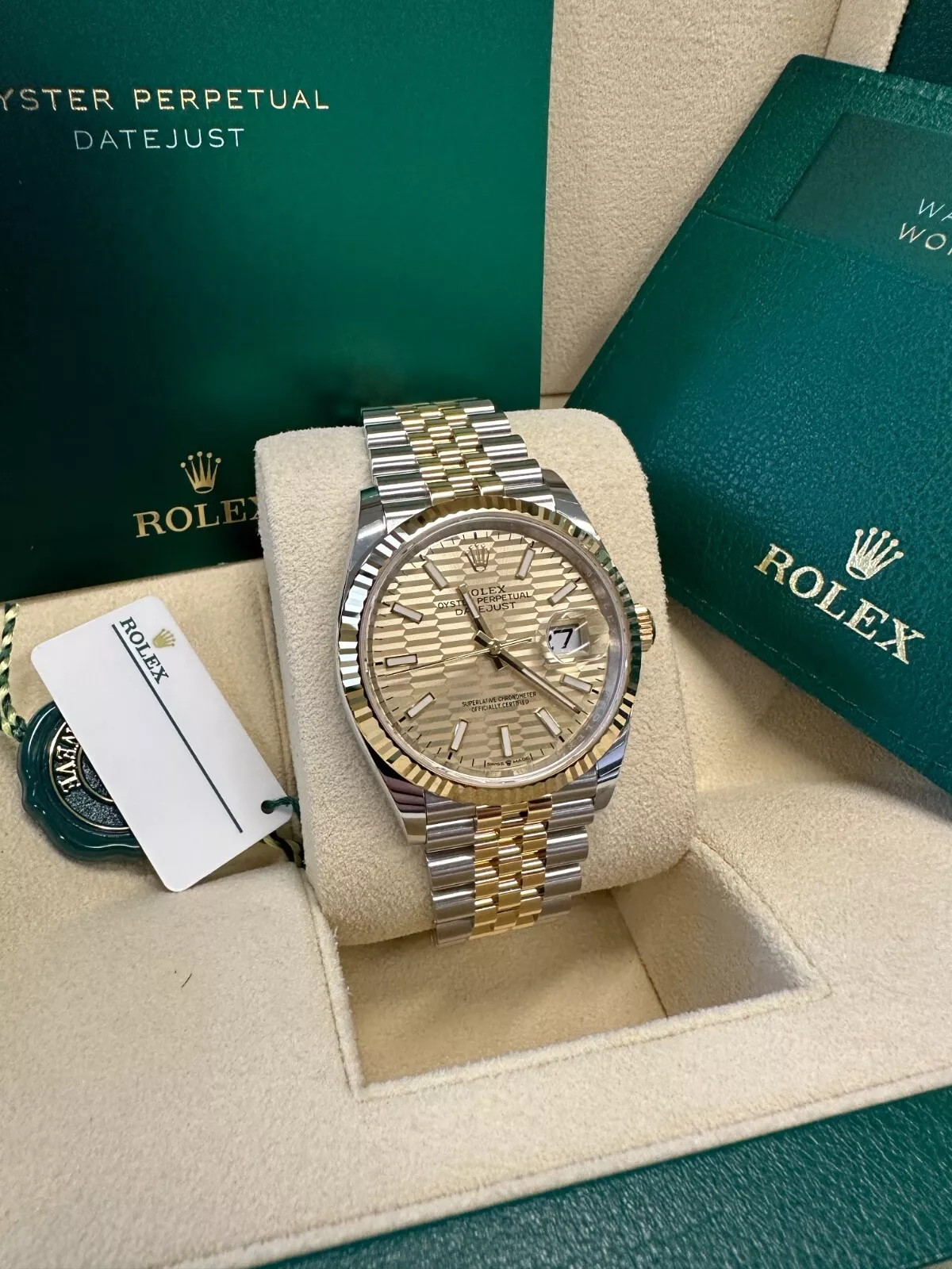 【Super Clone】ROLEX  Datejust 36mm 126233 Golden Fluted Motif 36mm Dial Oyster Bracelet