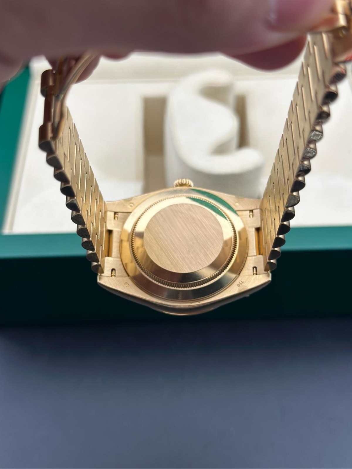 【Super Clone】ROLEX Day-Date 40mm Champagne Dial and Diamond Bezel Yellow Gold President Bracelet  228348RBR-0003