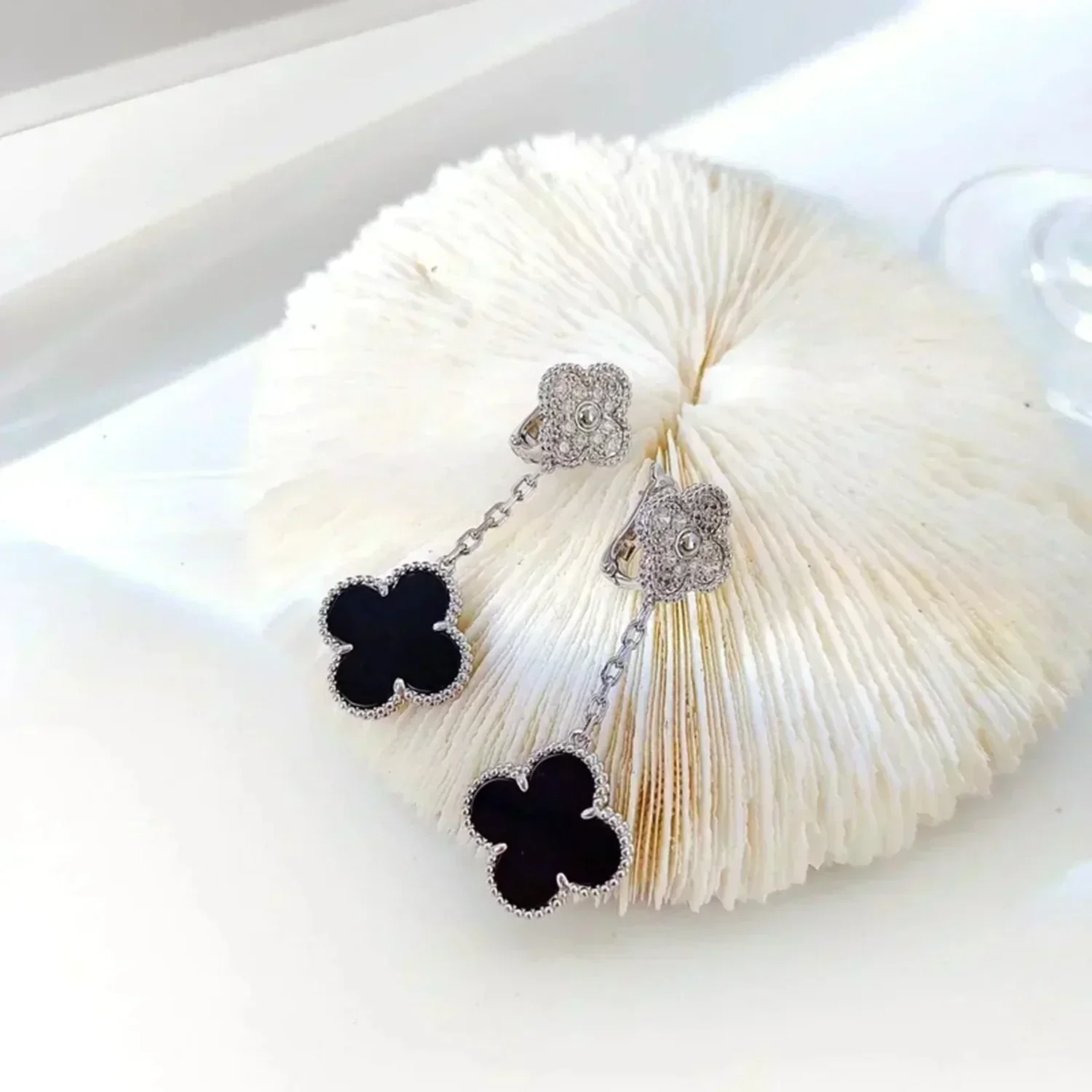 Regalia jewelryCLOVER 2 MOTIFS  DIAMOND ONYX EARRINGS SILVER