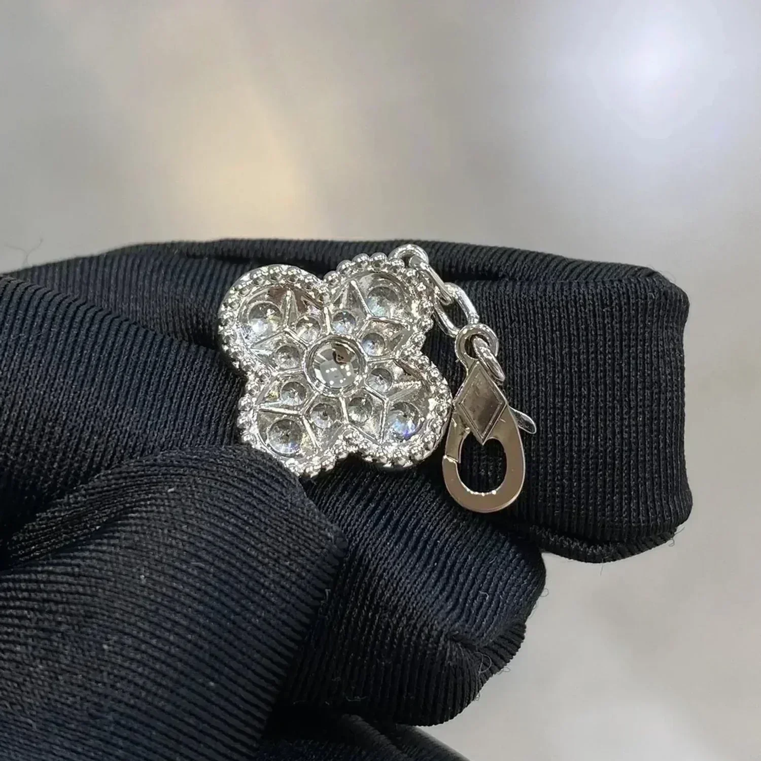 Regalia jewelryCLOVER 5 MOTIFS  DIAMOND BRACELET SILVER