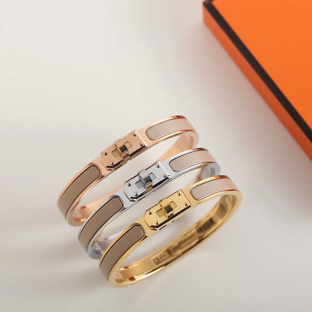 Regalia jewelryHM KELLY GREY BRACELET