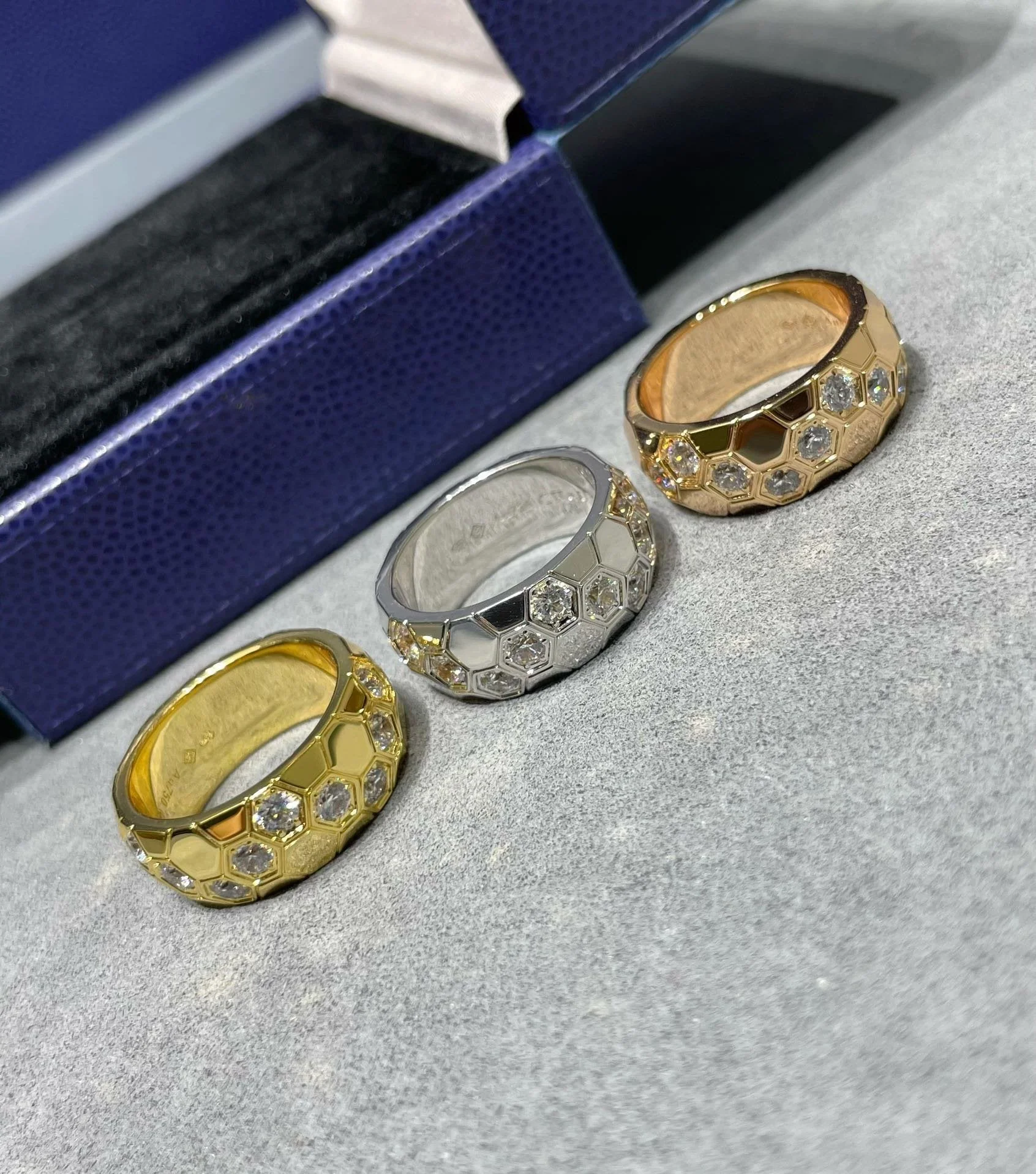 Regalia jewelryBEE LOVE DIAMOND LARGE RING