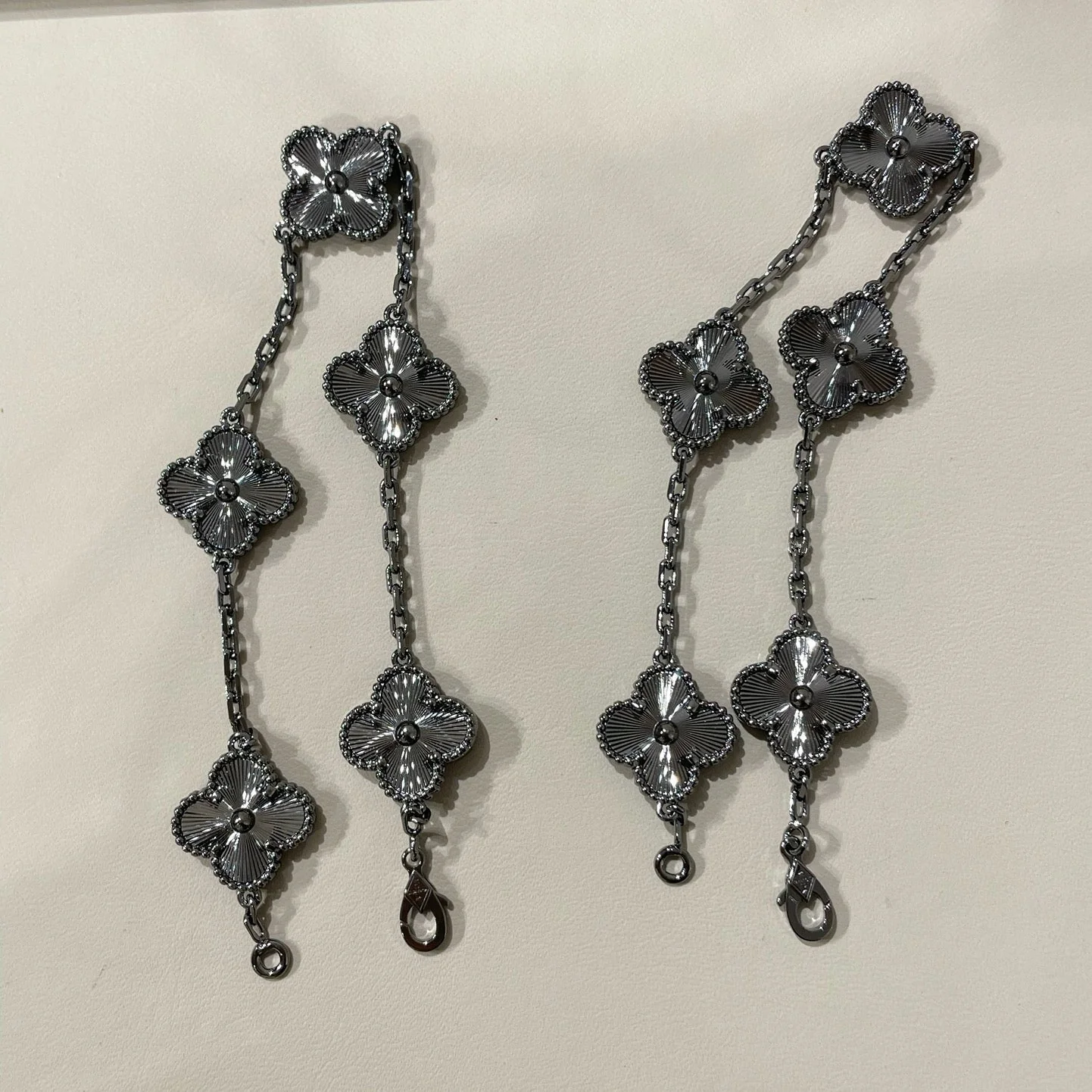 Regalia jewelryCLOVER 5 MOTIF BLACK BRACELET