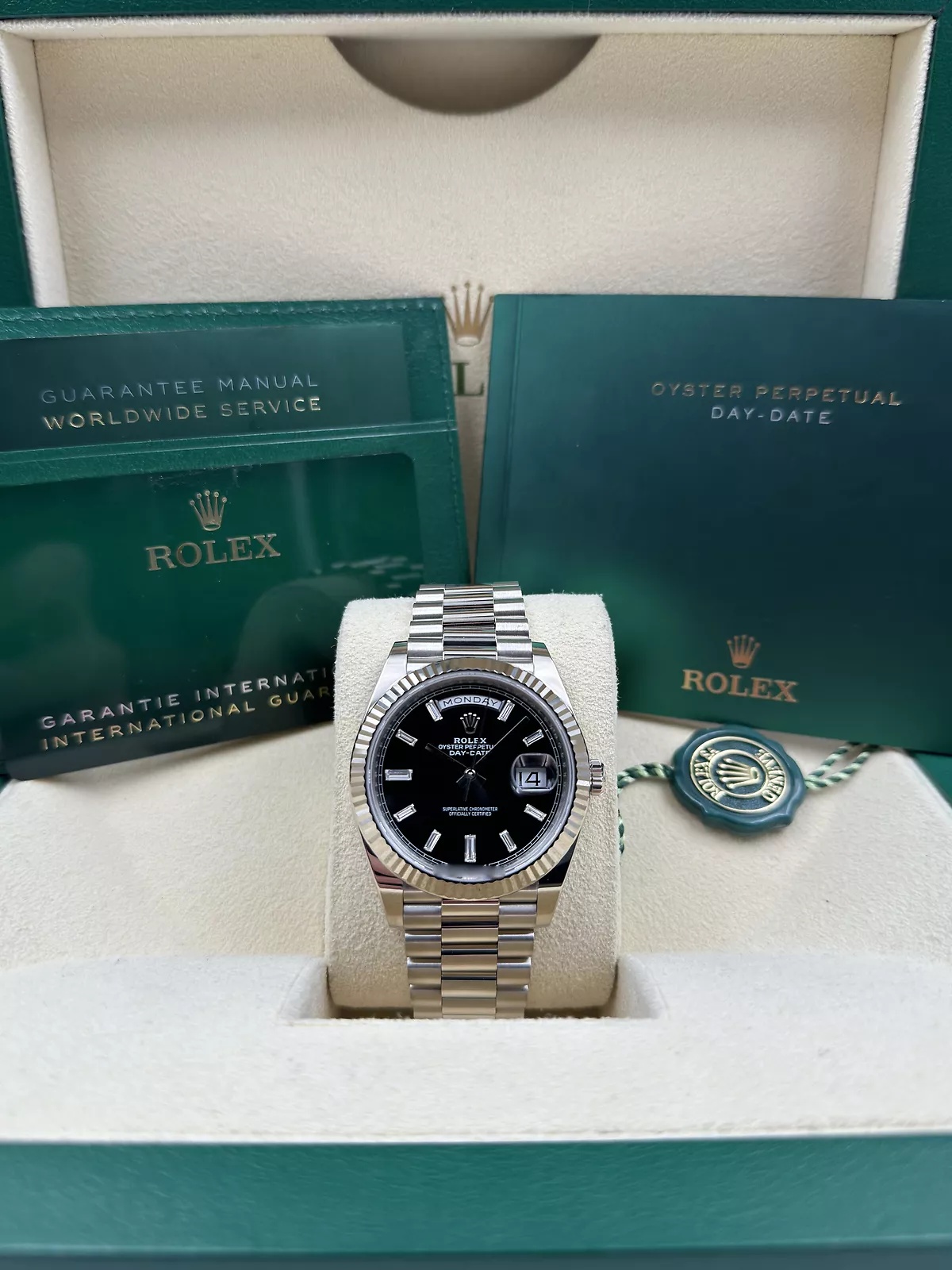 【Super Clone】ROLEX  Day-Date 40mm  Black Diamonds Dial 228236-0004