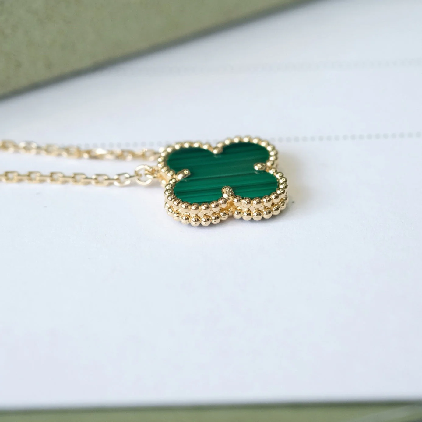 Regalia jewelryCLOVER 15MM MALACHITE SINGLE FLOWER  NECKLACE