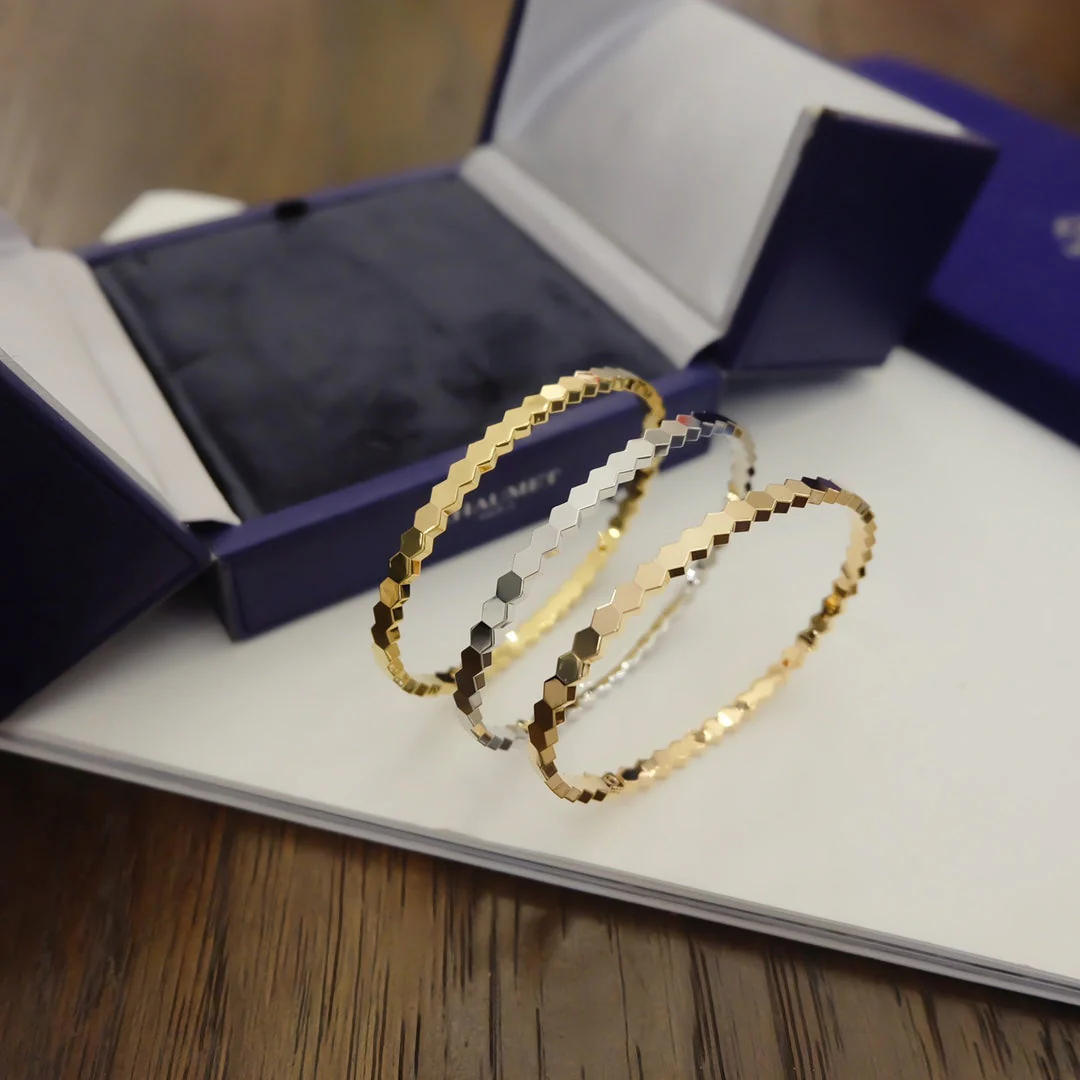 Regalia jewelryBEE LOVE BRACELET