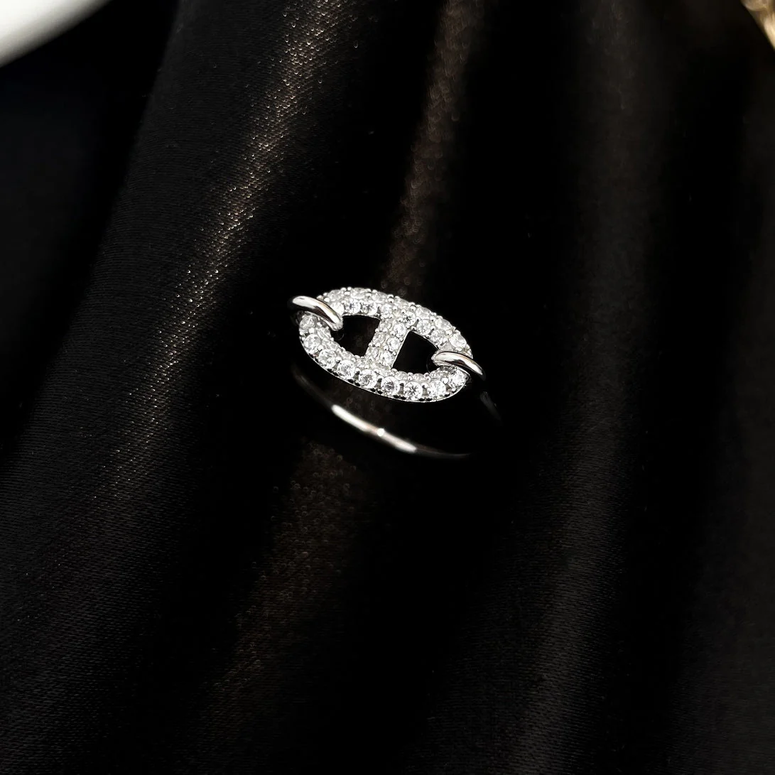 Regalia jewelryRONDE SMALL SILVER DIAMOND RING