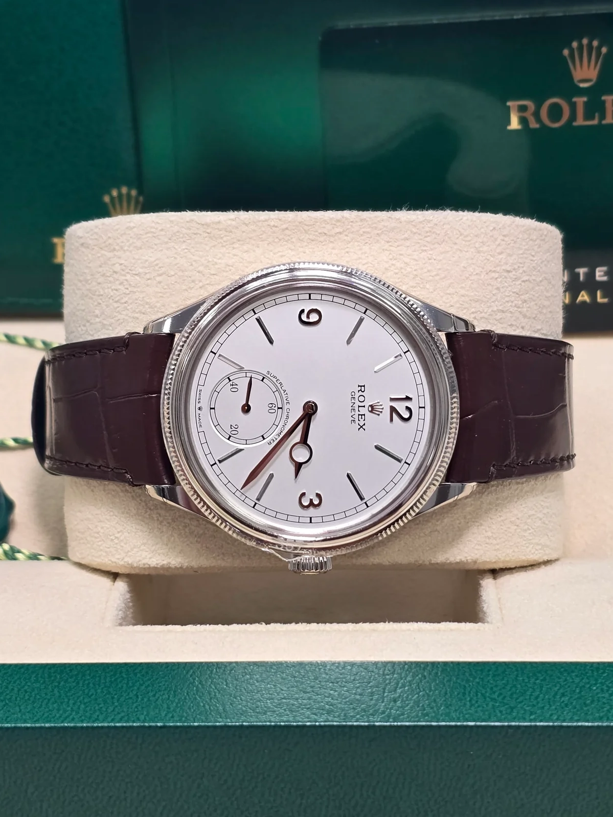 【Super Clone】ROLEX 1908 White Gold White Dial Brown Alligator Strap - 52509-0006